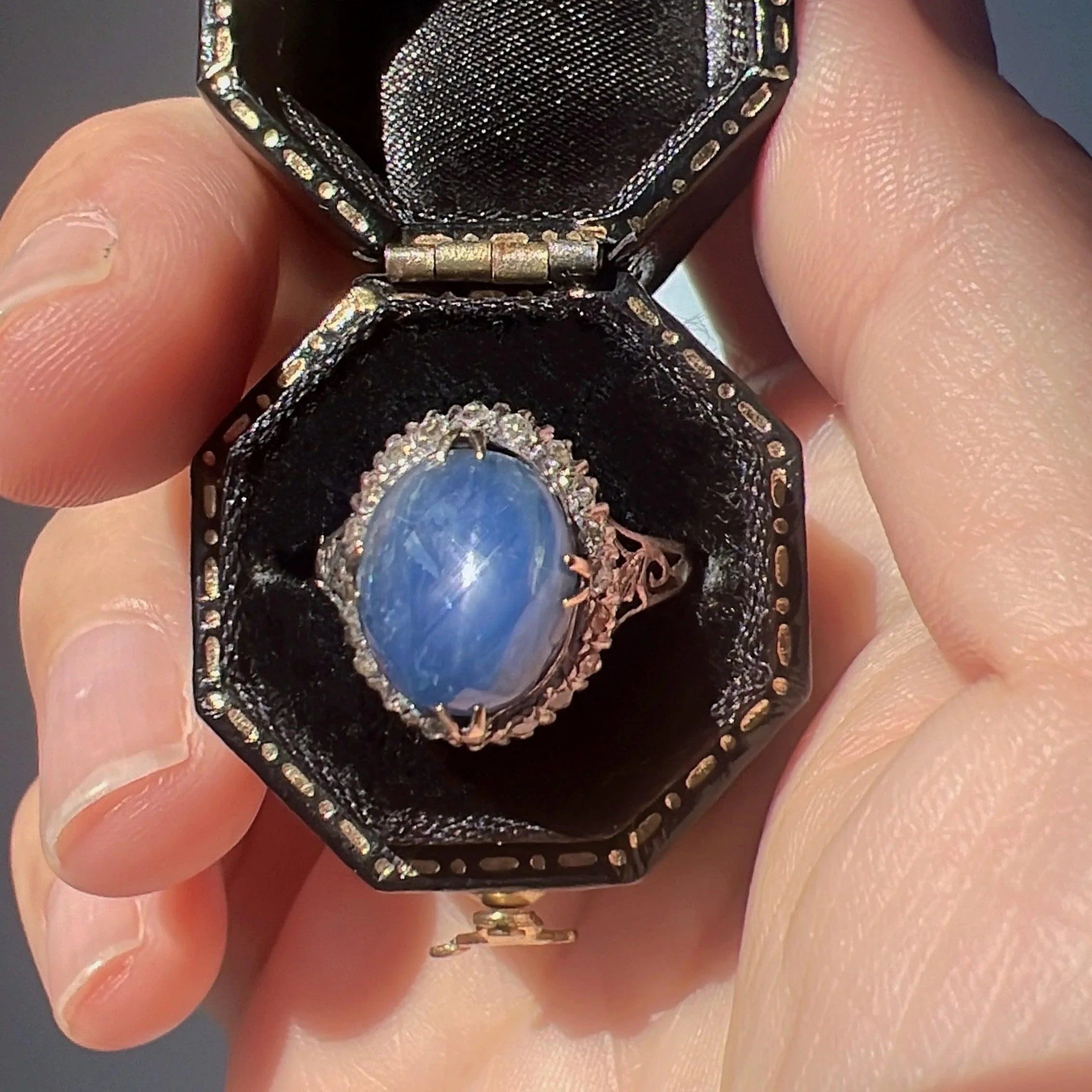 Victorian era 9K gold star blue sapphire diamond ring - Curiously timeless