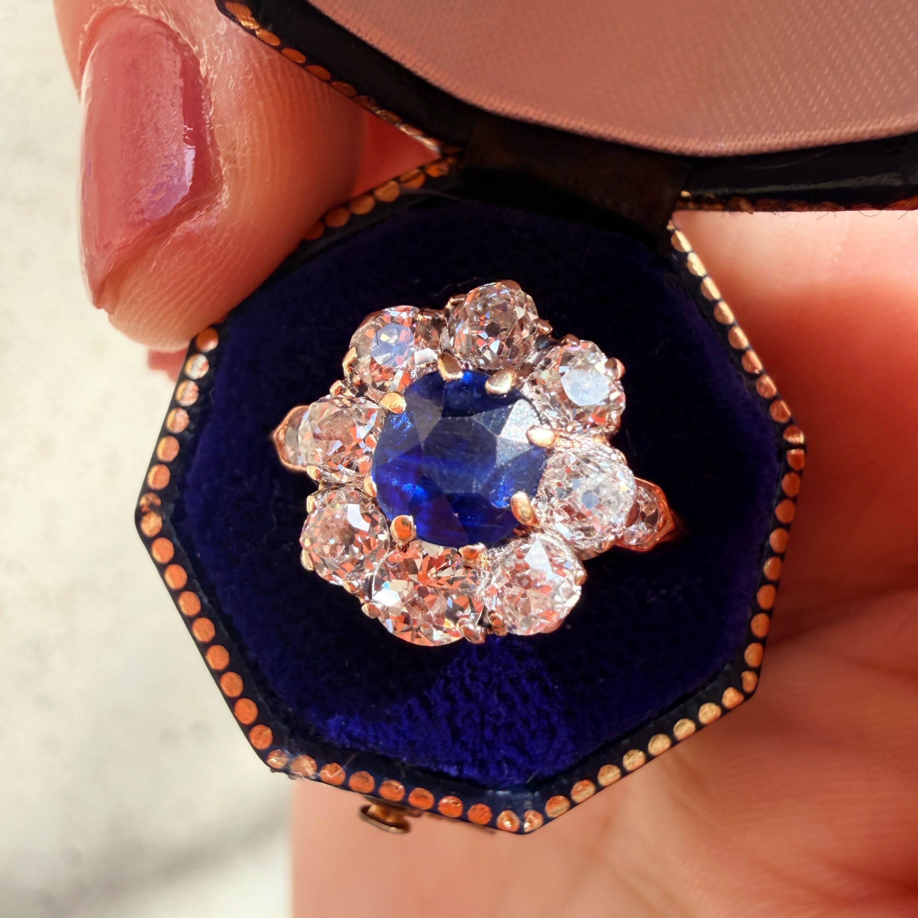 Antique 18K gold platinum natural blue sapphire and diamonds ring