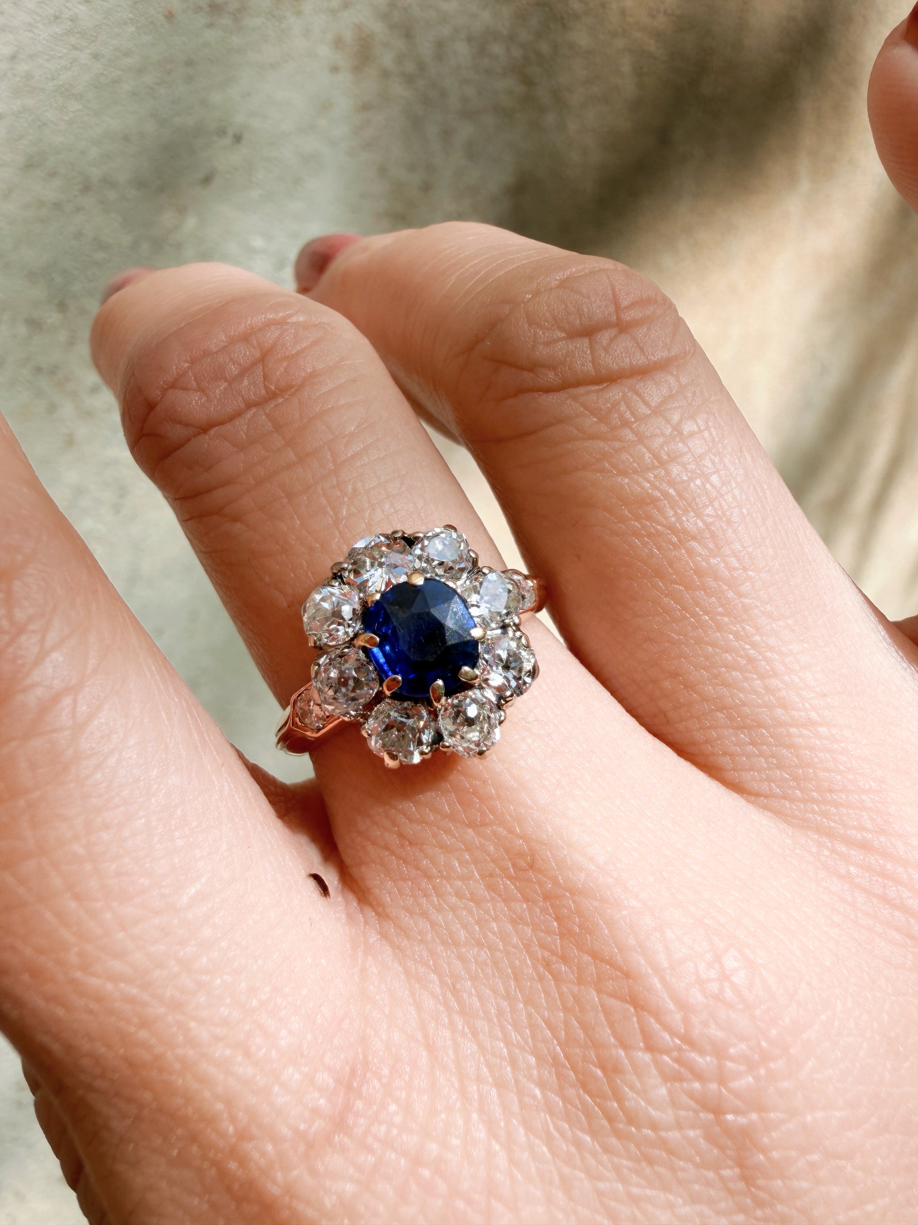 Antique 18K gold platinum natural blue sapphire and diamonds ring