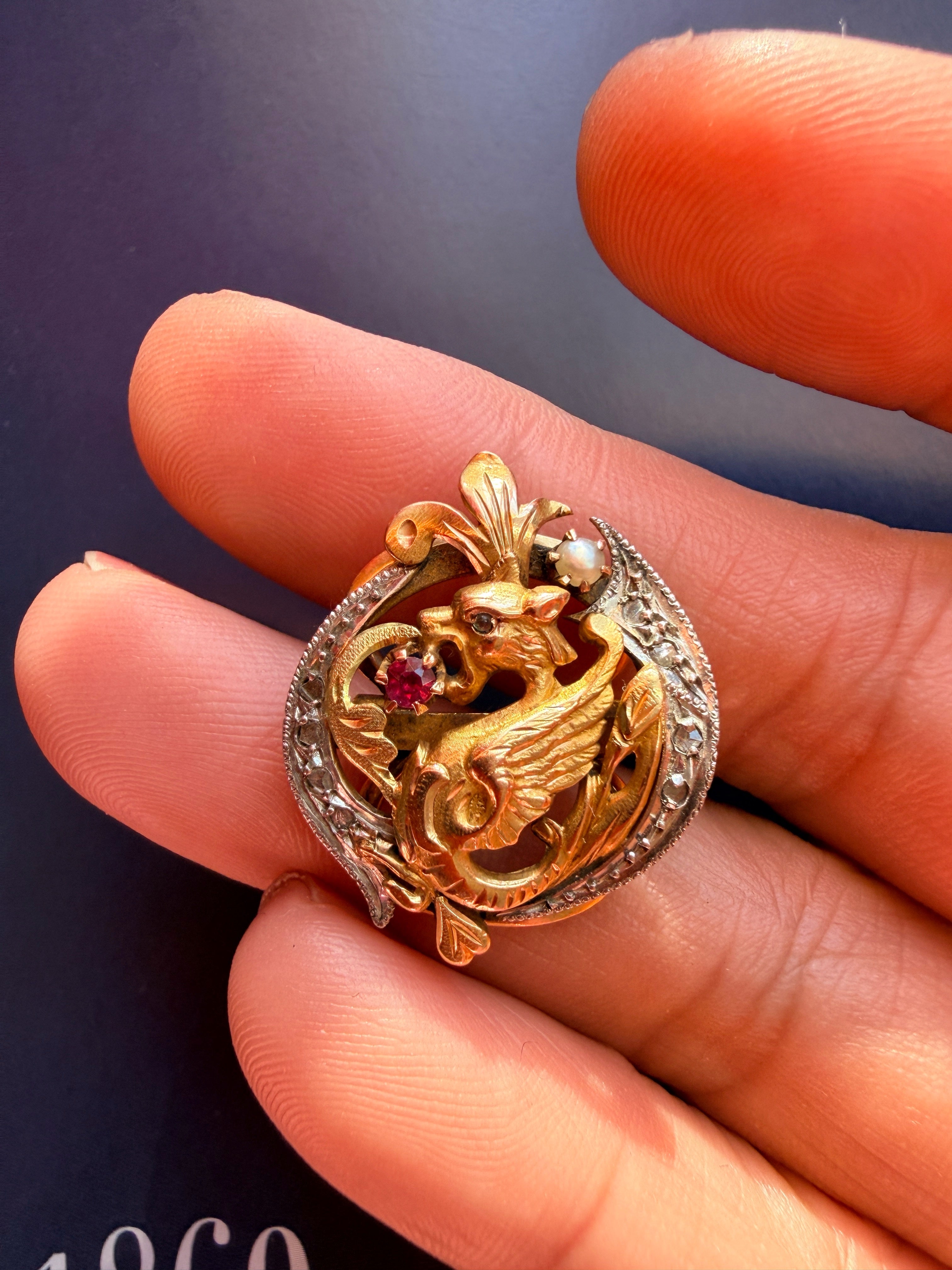 French Art Nouveau 18K gold chimera chain clip pendant