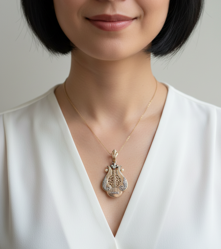 Victorian 18K Gold diamond lyr Vinaigrette Locket pendant