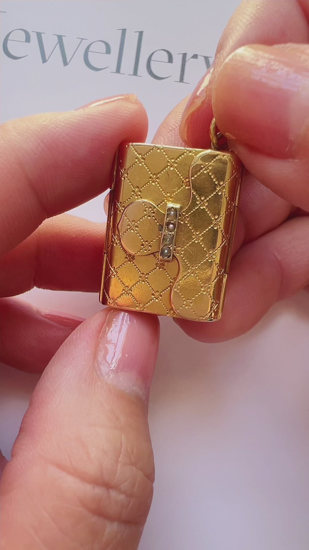Victorian 18K Yellow Gold natural pearl Purse Locket Pendant