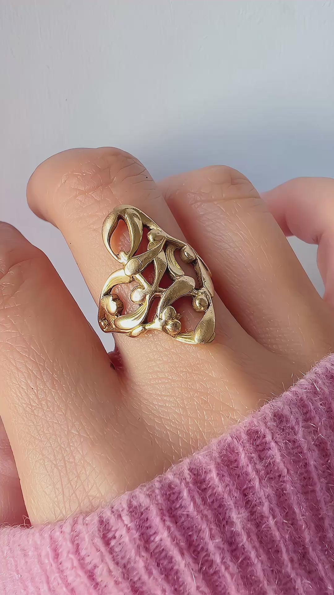 French Art Nouveau 18K Gold Mistletoe Ring