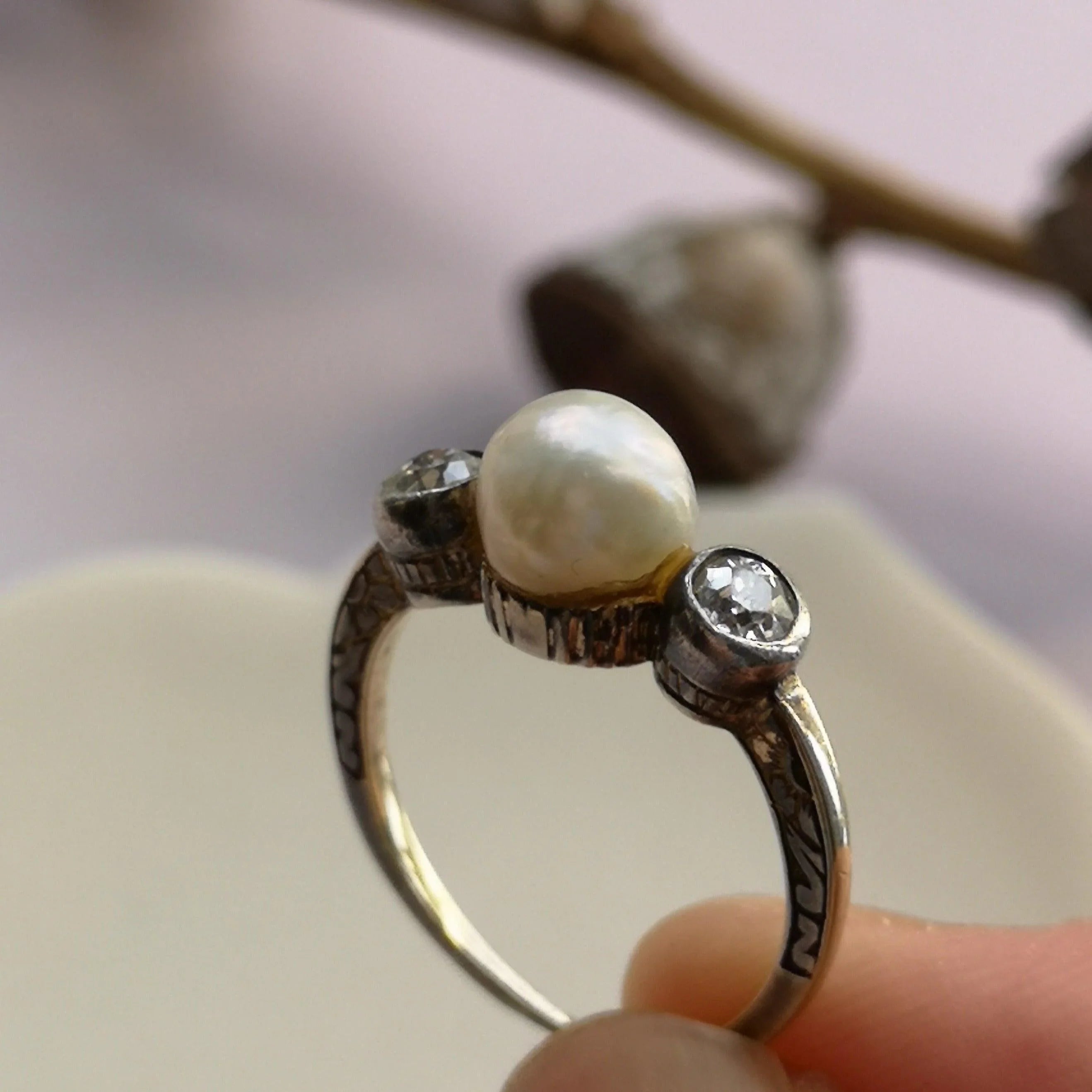 LFG certified Natural saltwater pearl diamond 18k gold ring - Curiously timeless