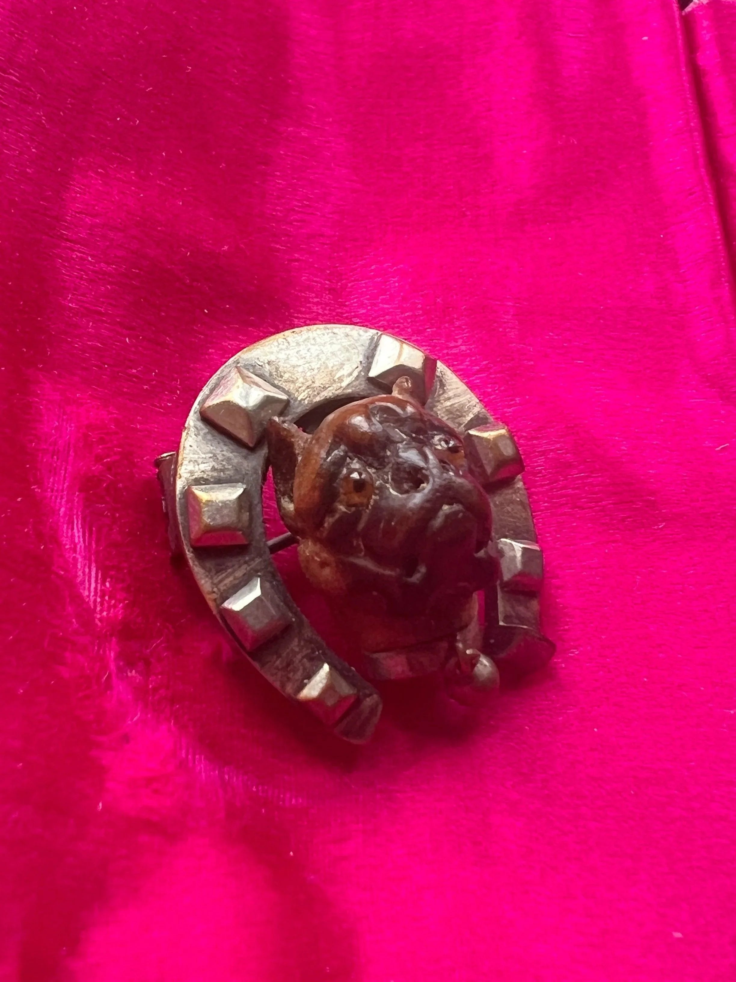 Antique bulldog good luck horseshoe brooch - Curiously timeless
