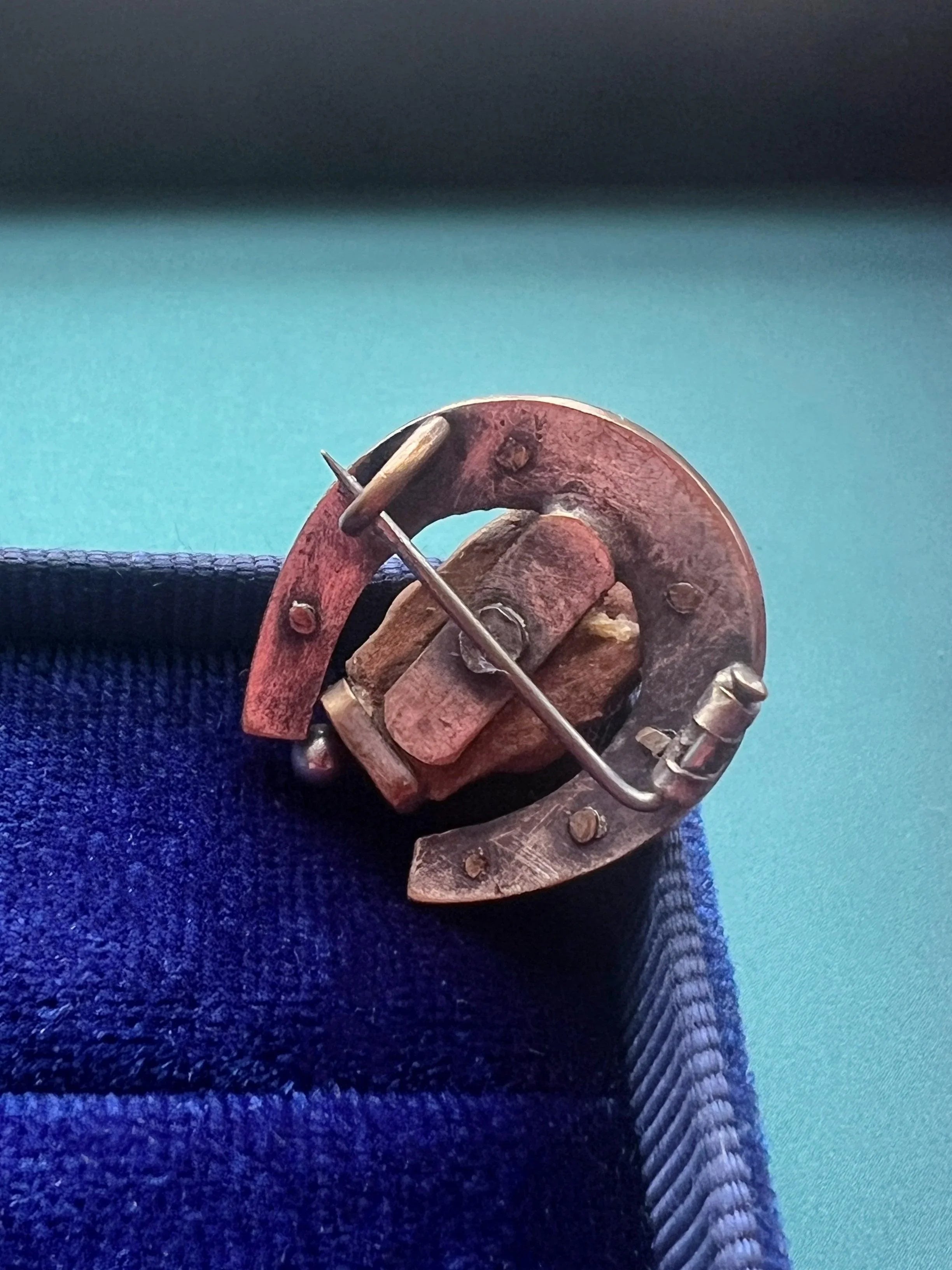 Antique bulldog good luck horseshoe brooch - Curiously timeless