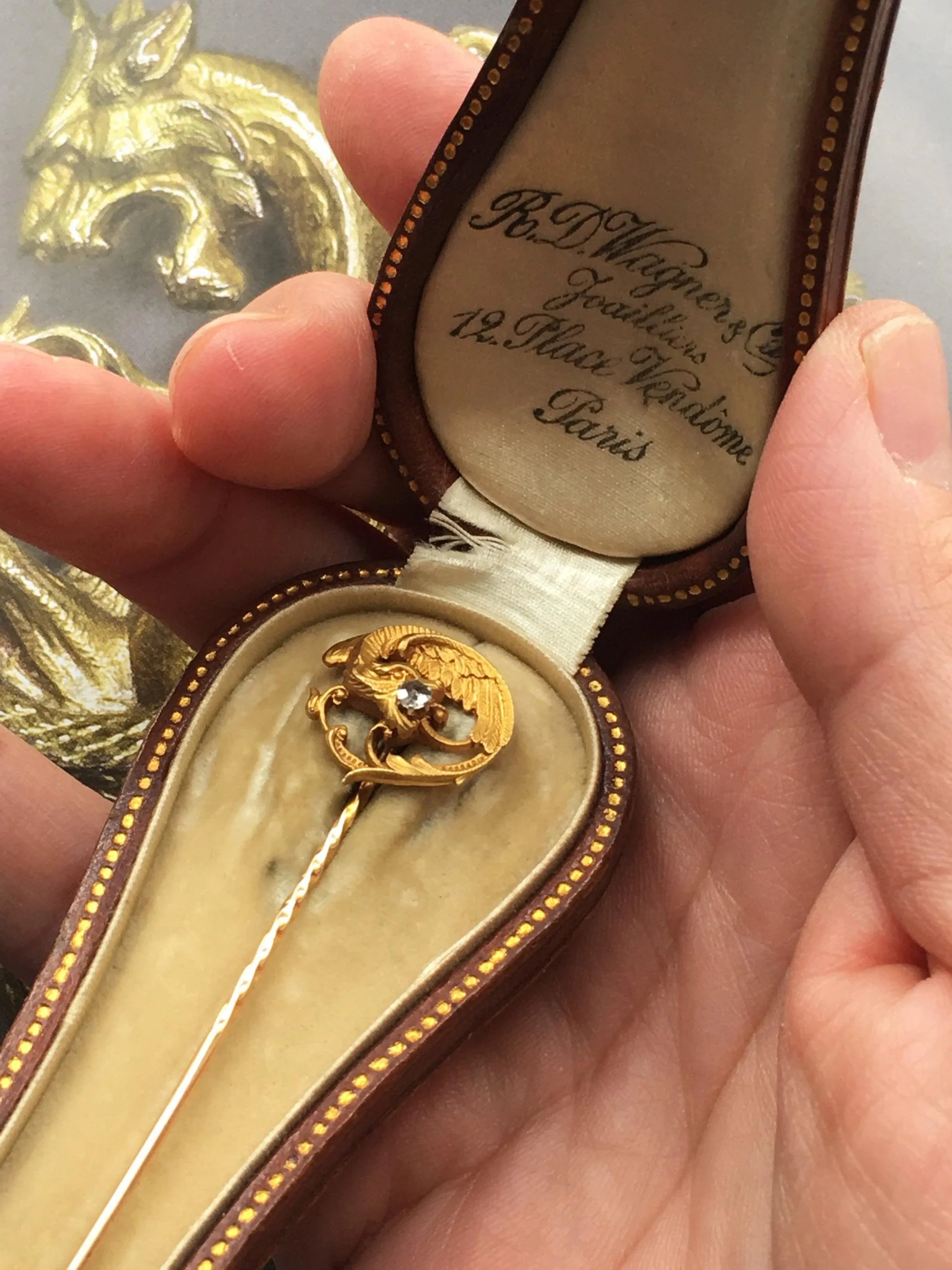 Magnificent Boxed 18K gold rose cut diamond chimera pin brooch - Curiously timeless