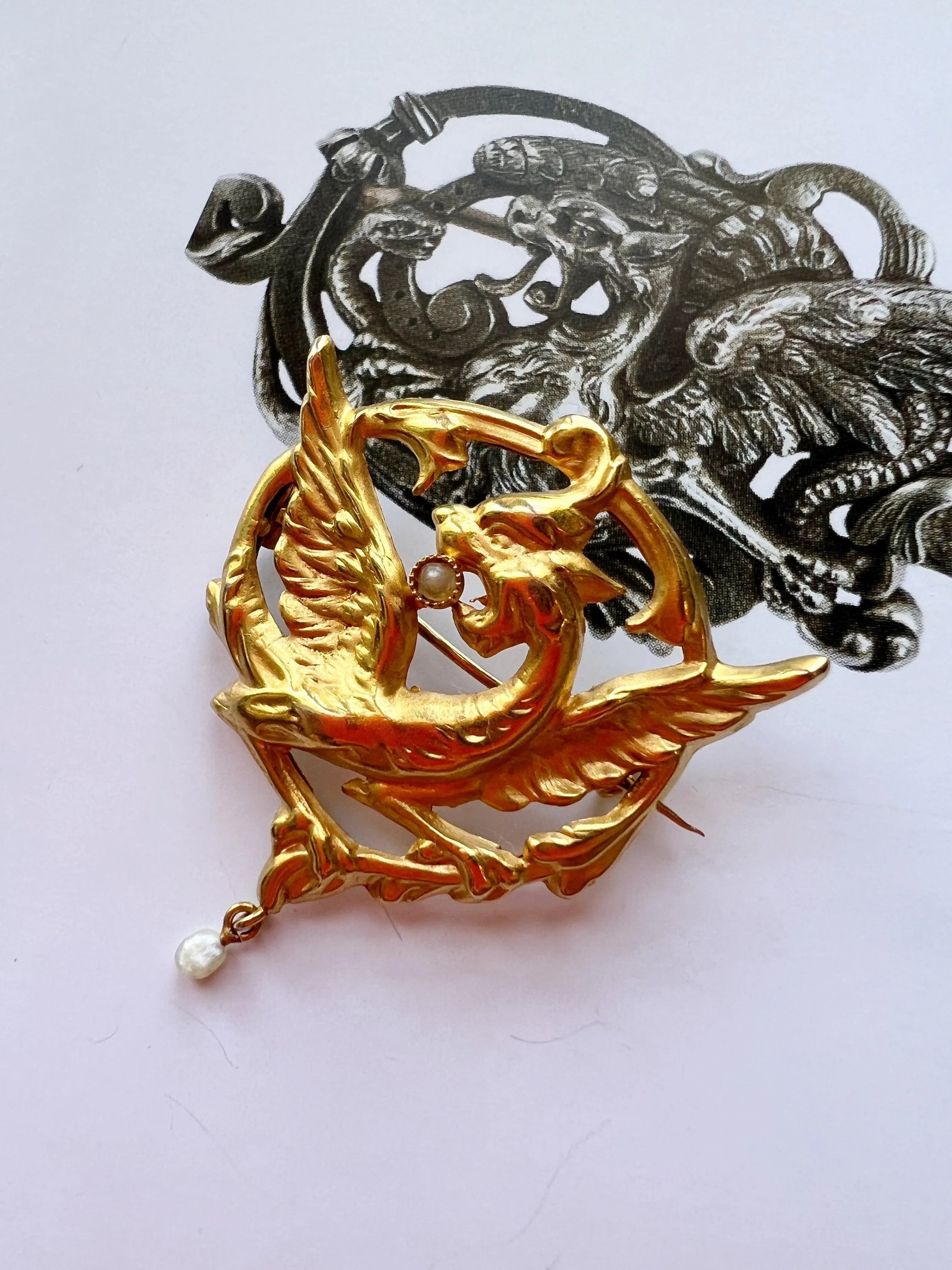 Fearless French Art Nouveau 18K gold Chimera brooch/pendant - Curiously timeless