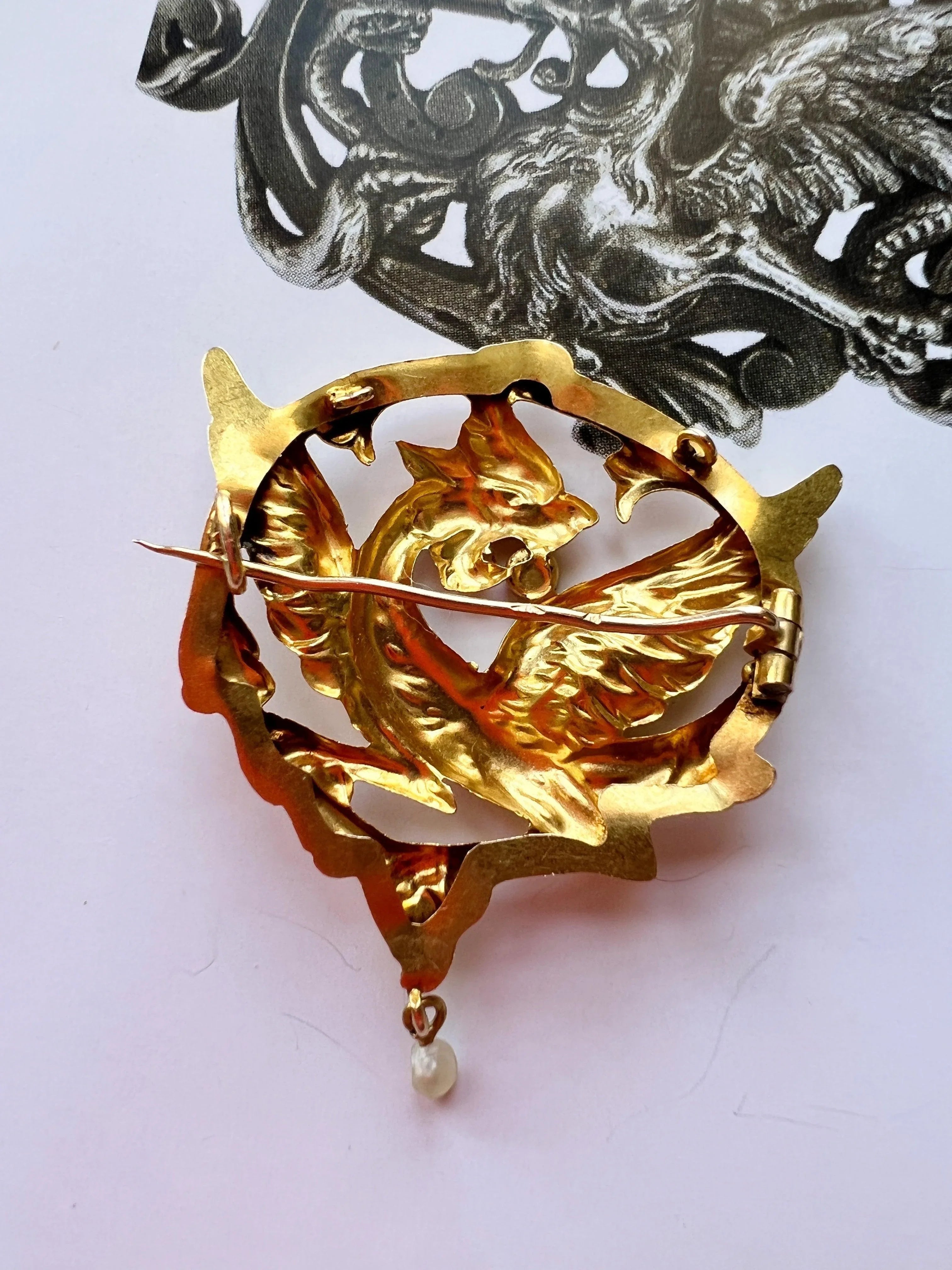 Fearless French Art Nouveau 18K gold Chimera brooch/pendant - Curiously timeless