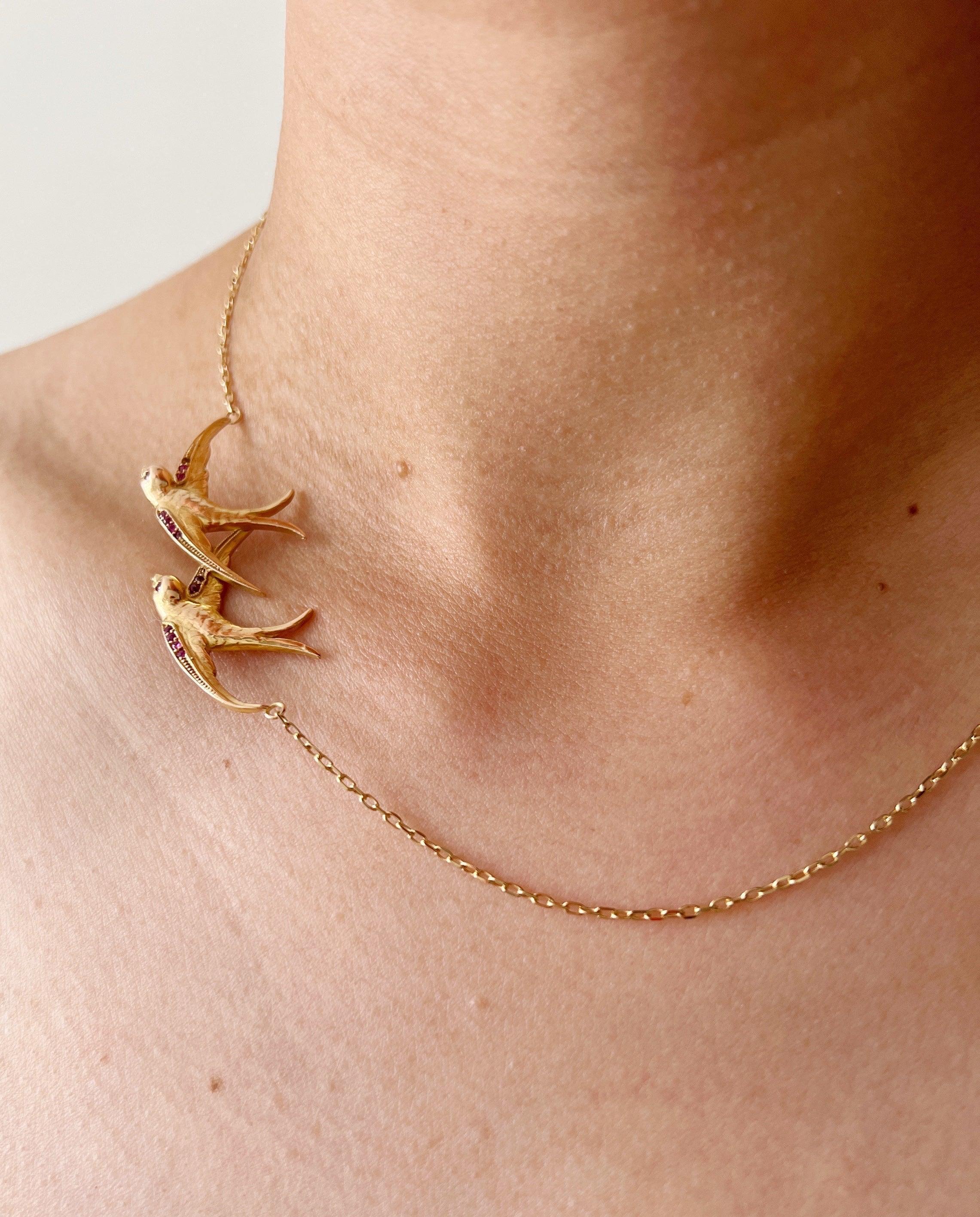 French antique 18K gold necklace with two swallows - Curiously timeless