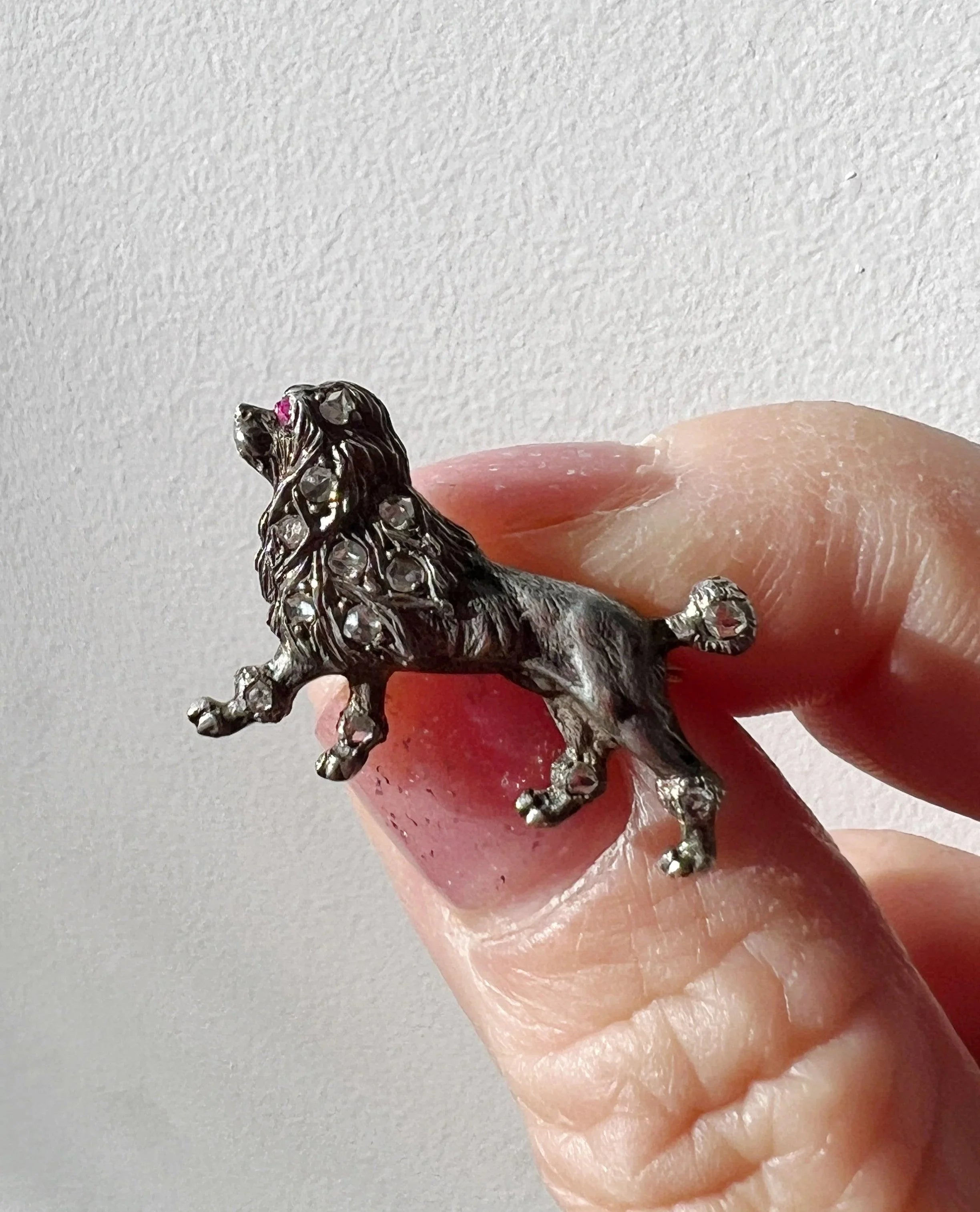 Antique 18K gold diamond poodle dog brooch - Curiously timeless
