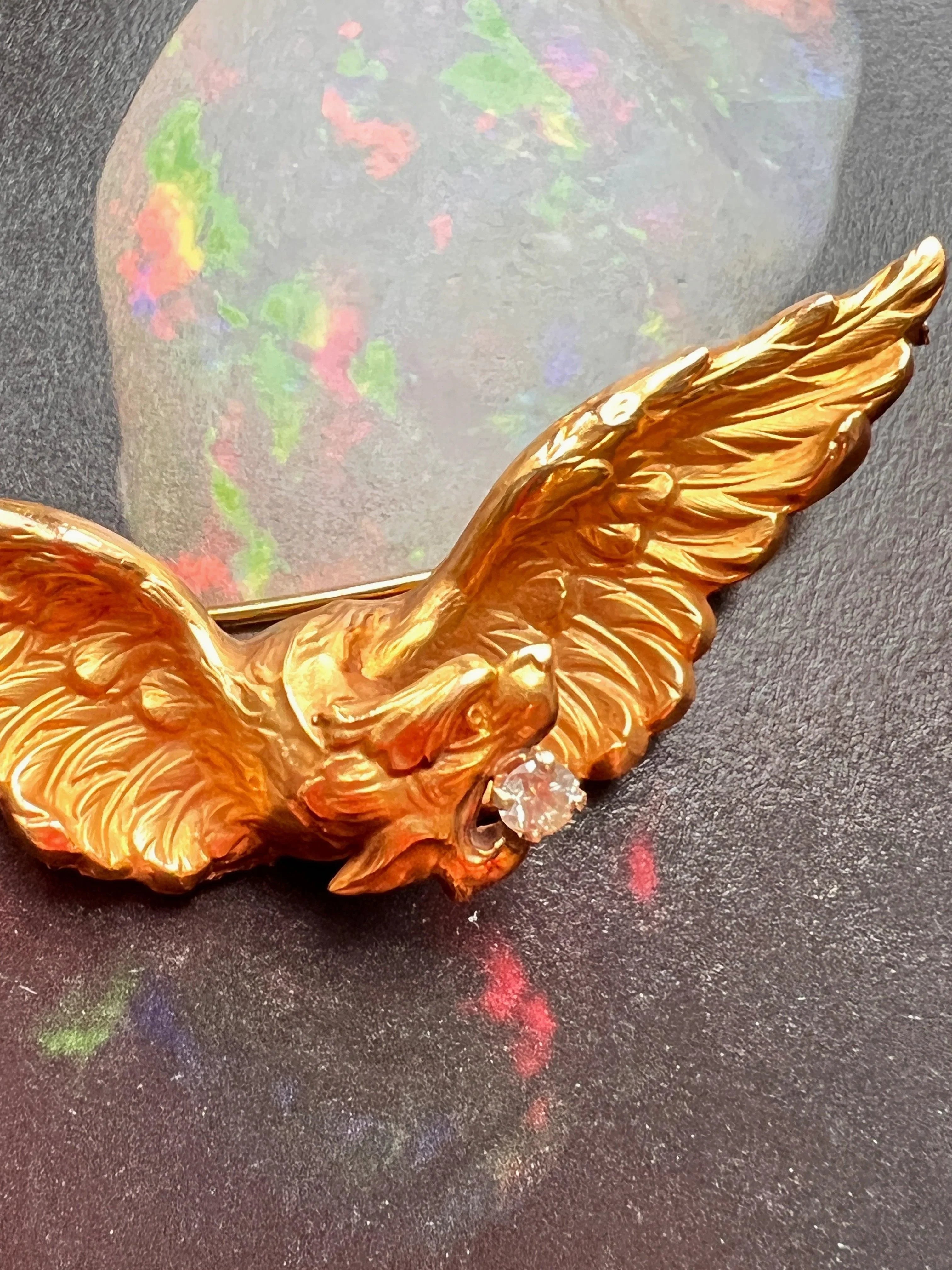 Magnificent French Antique 18K gold Griffon brooch with diamond - Curiously timeless