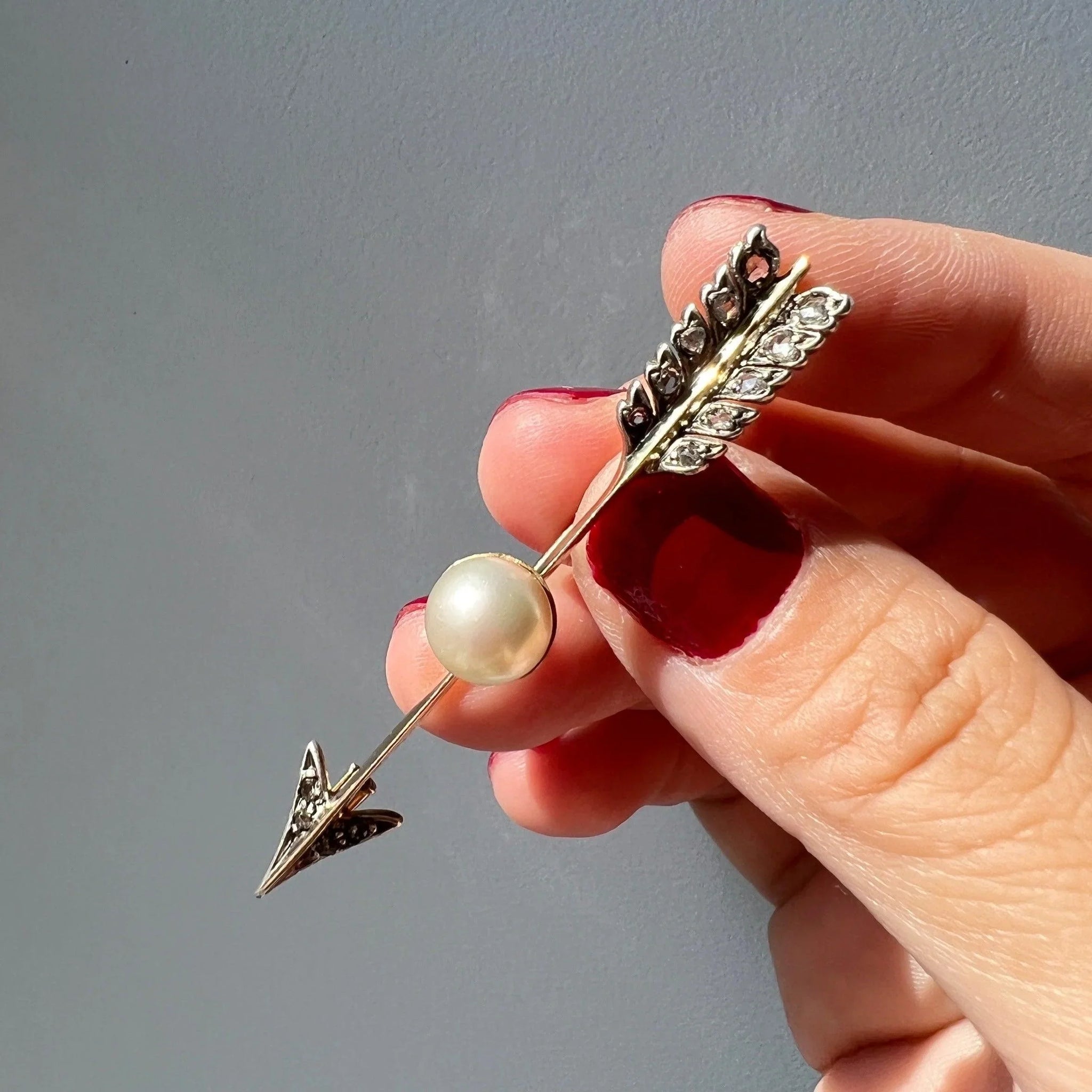 Arrow Palm Jewel in Brass plated in 18K Gold