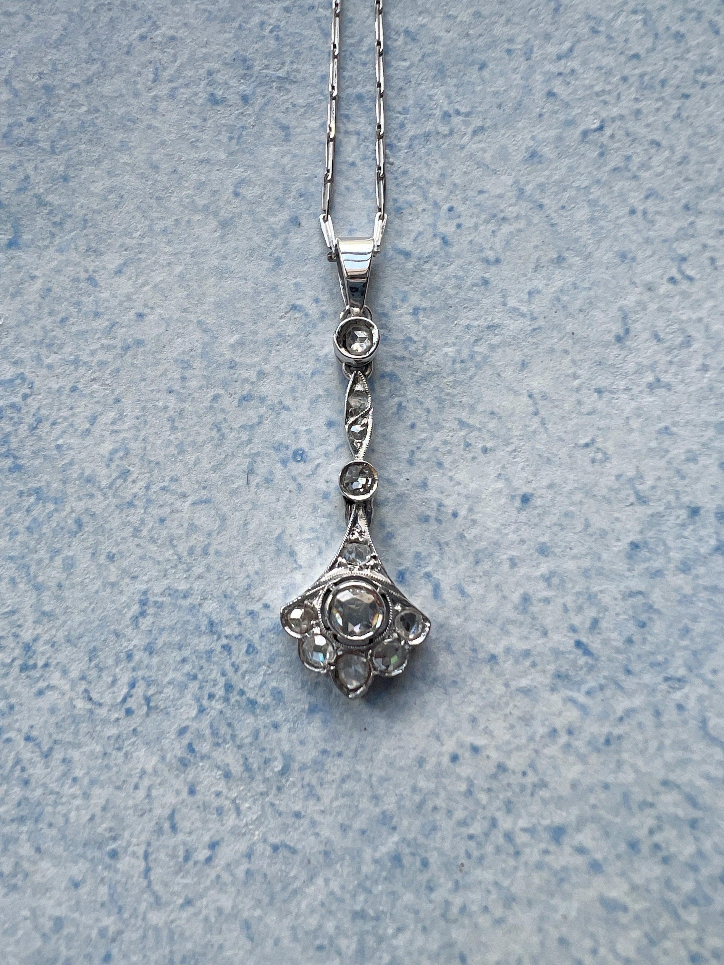 Articulated 18K white gold rose cut diamond flower pendant - Curiously timeless