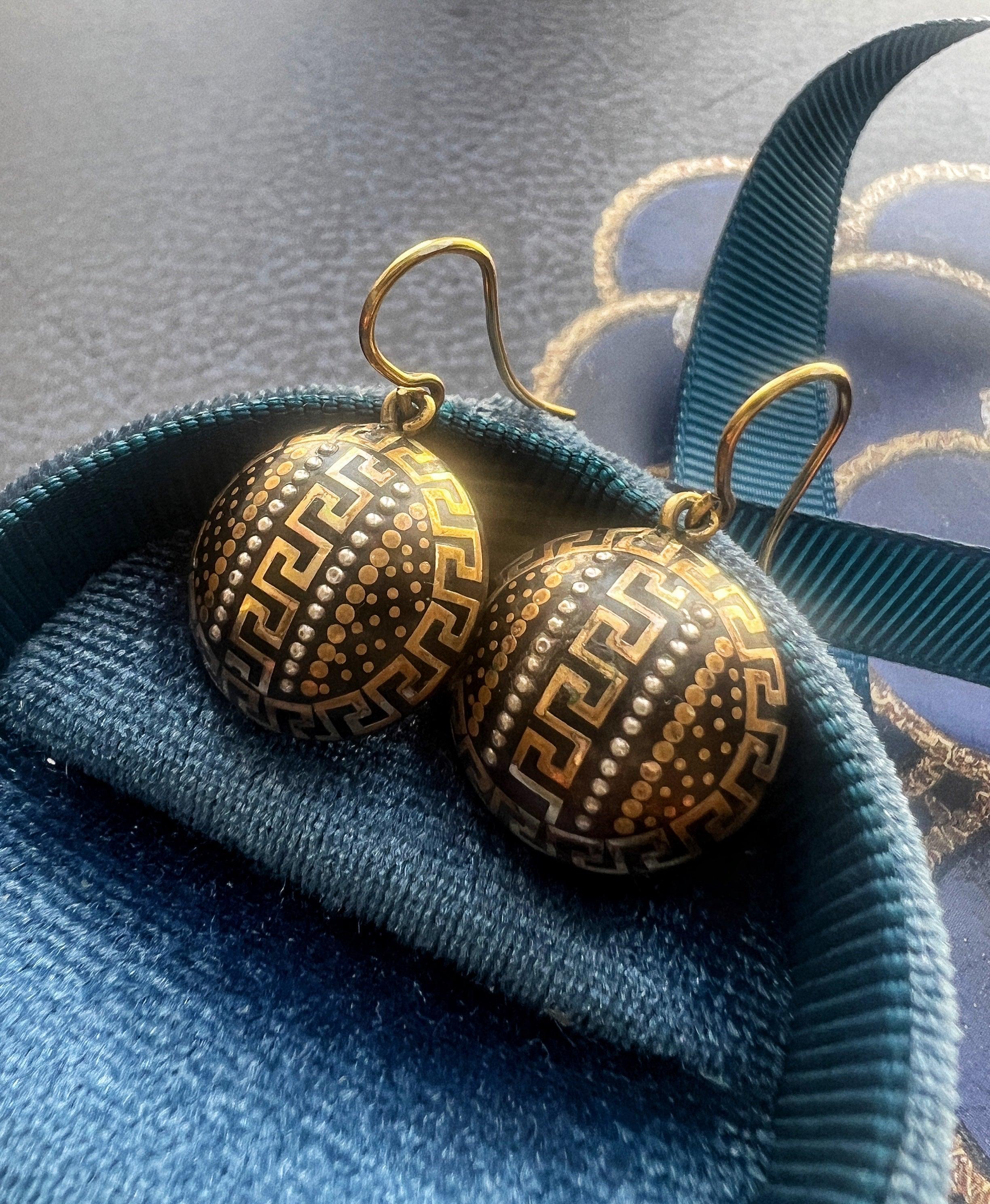 Victorian era geometrical shell gold inlay earrings - Curiously timeless