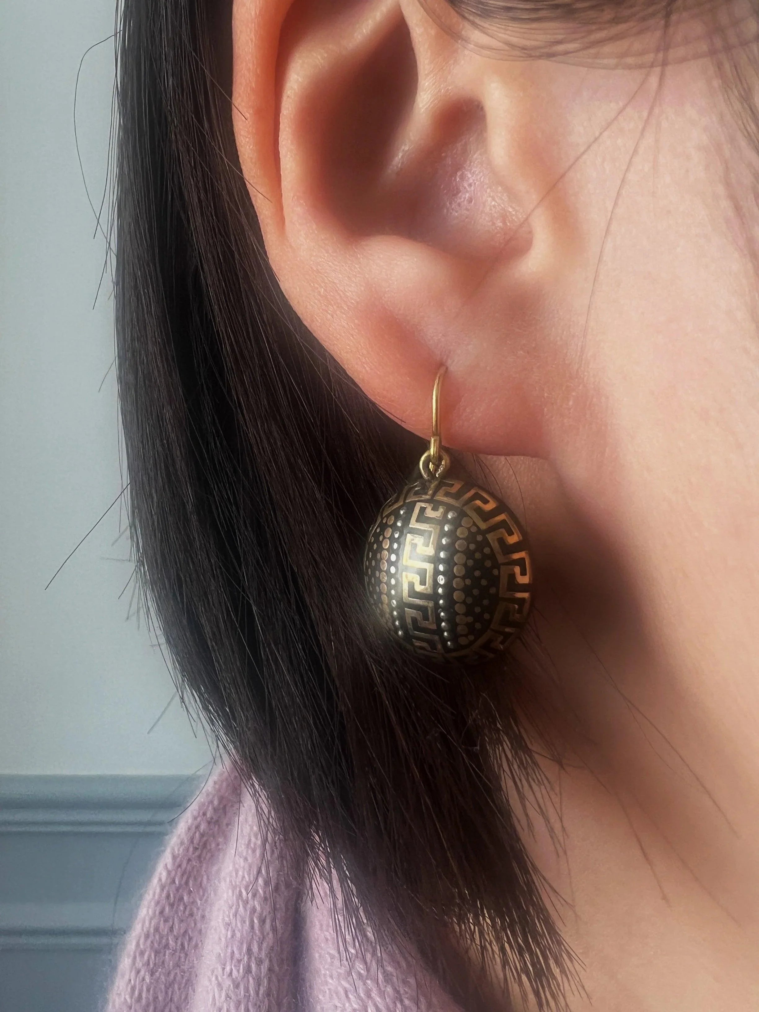 Victorian era geometrical shell gold inlay earrings - Curiously timeless