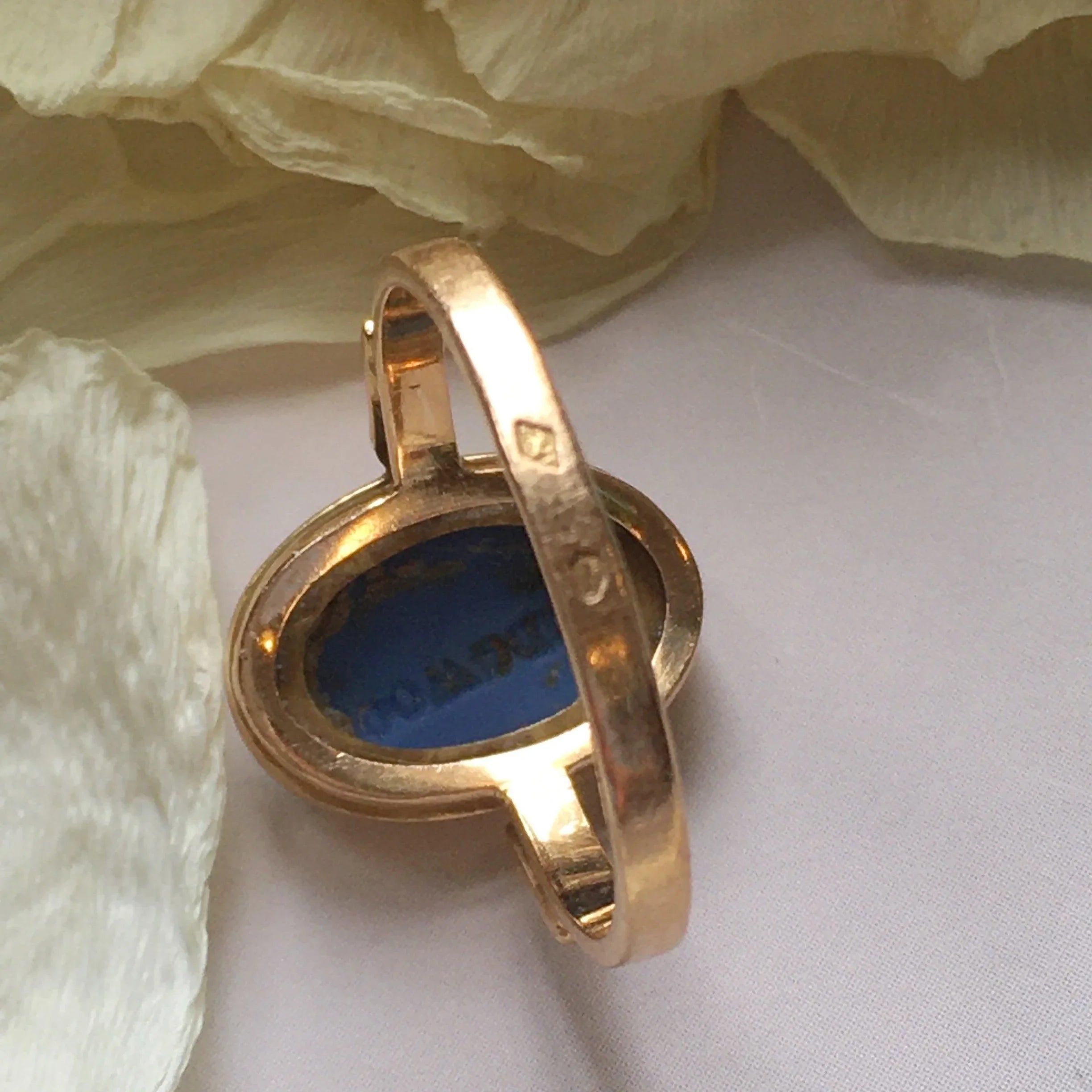 Antique Wedgwood blue cameo Mercury with caduceus 18K gold ring - Curiously timeless