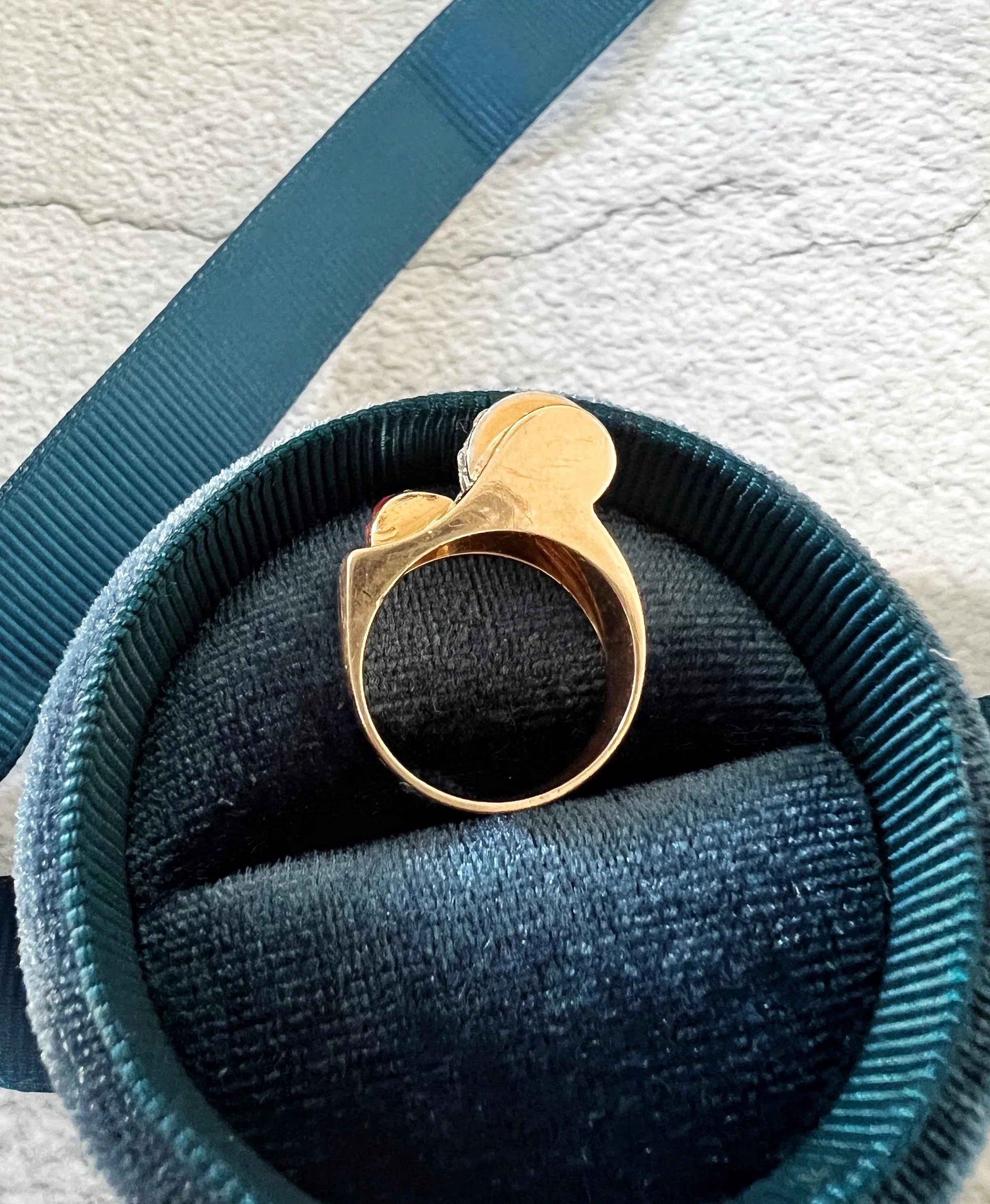 French 1940s 18k yellow gold diamond ruby tank ring - Curiously timeless