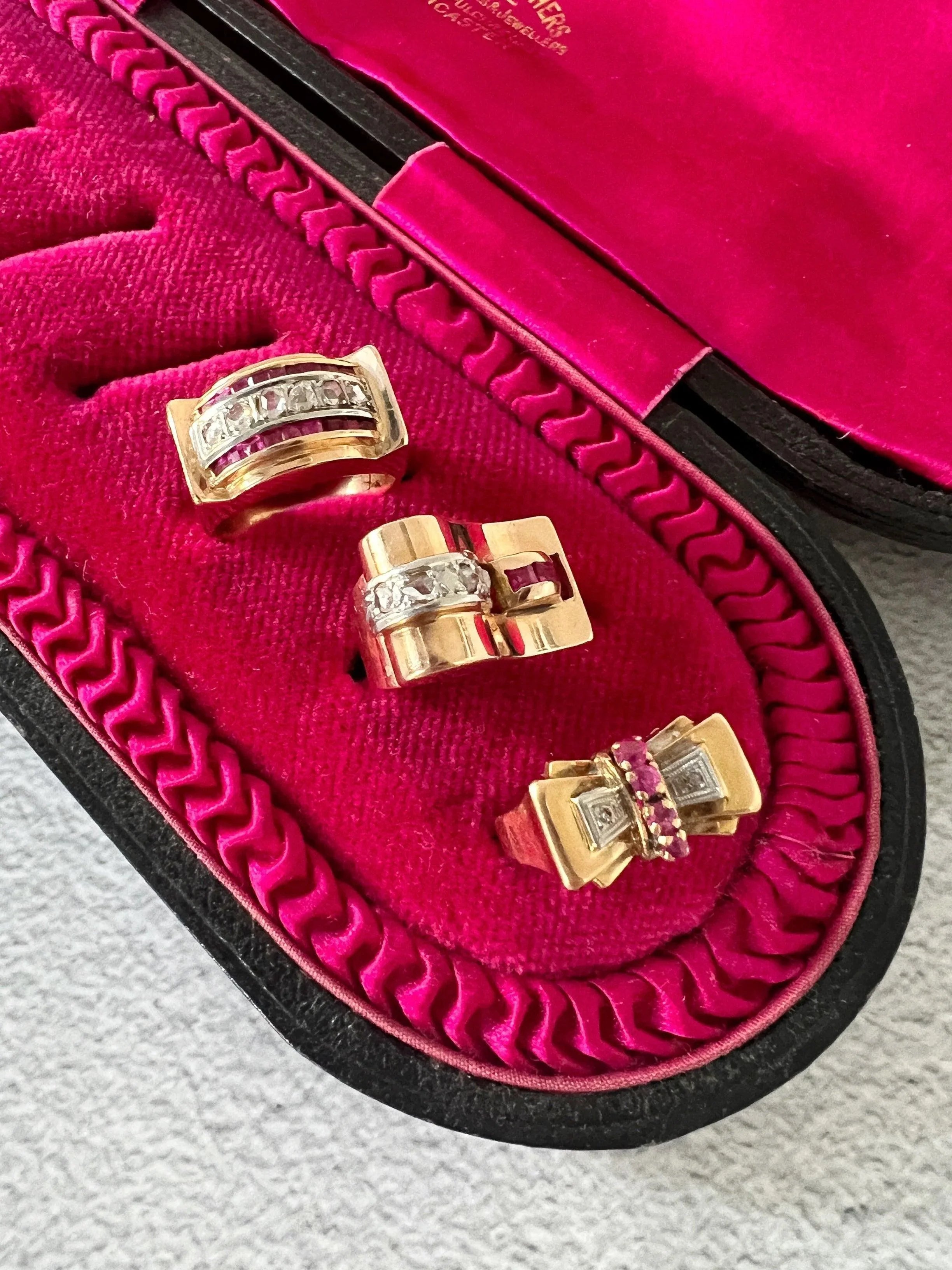 French 1940s 18k yellow gold diamond ruby tank ring - Curiously timeless