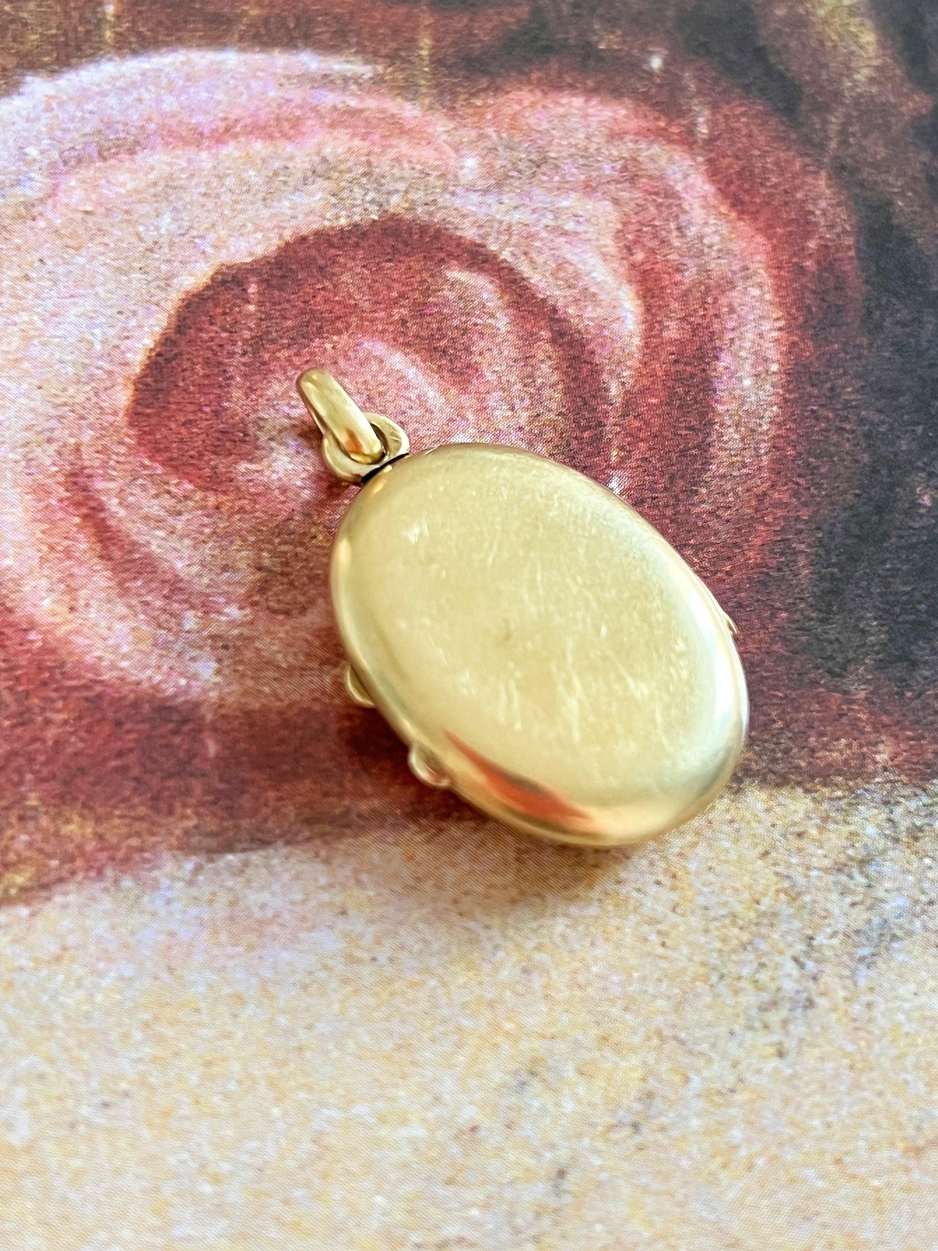 Lucky French Antique Victorian era 18K gold horseshoe locket pendant - Curiously timeless