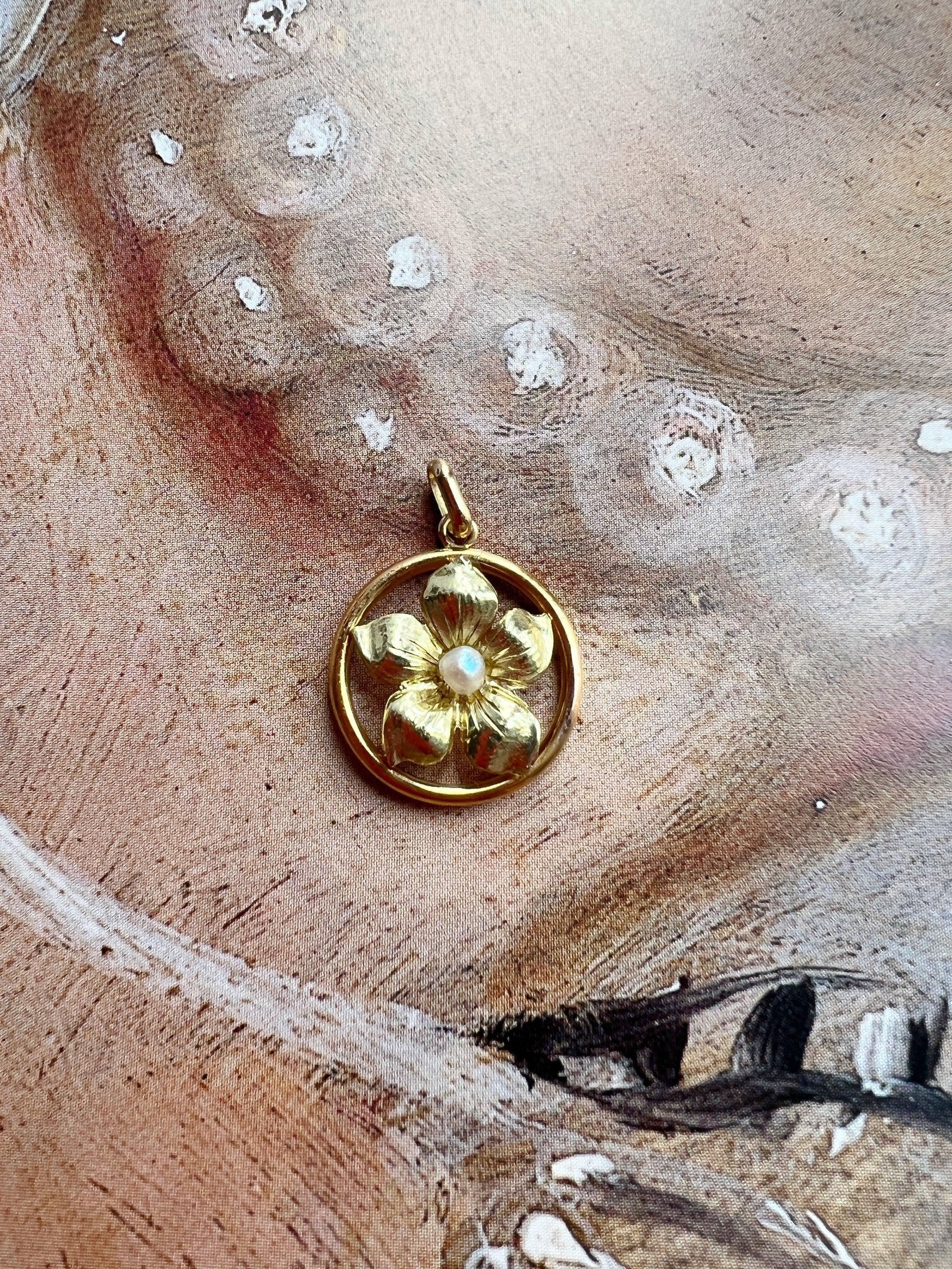 Very sweet mini French Art Nouveau 18K gold pearl pansy flower pendant - Curiously timeless