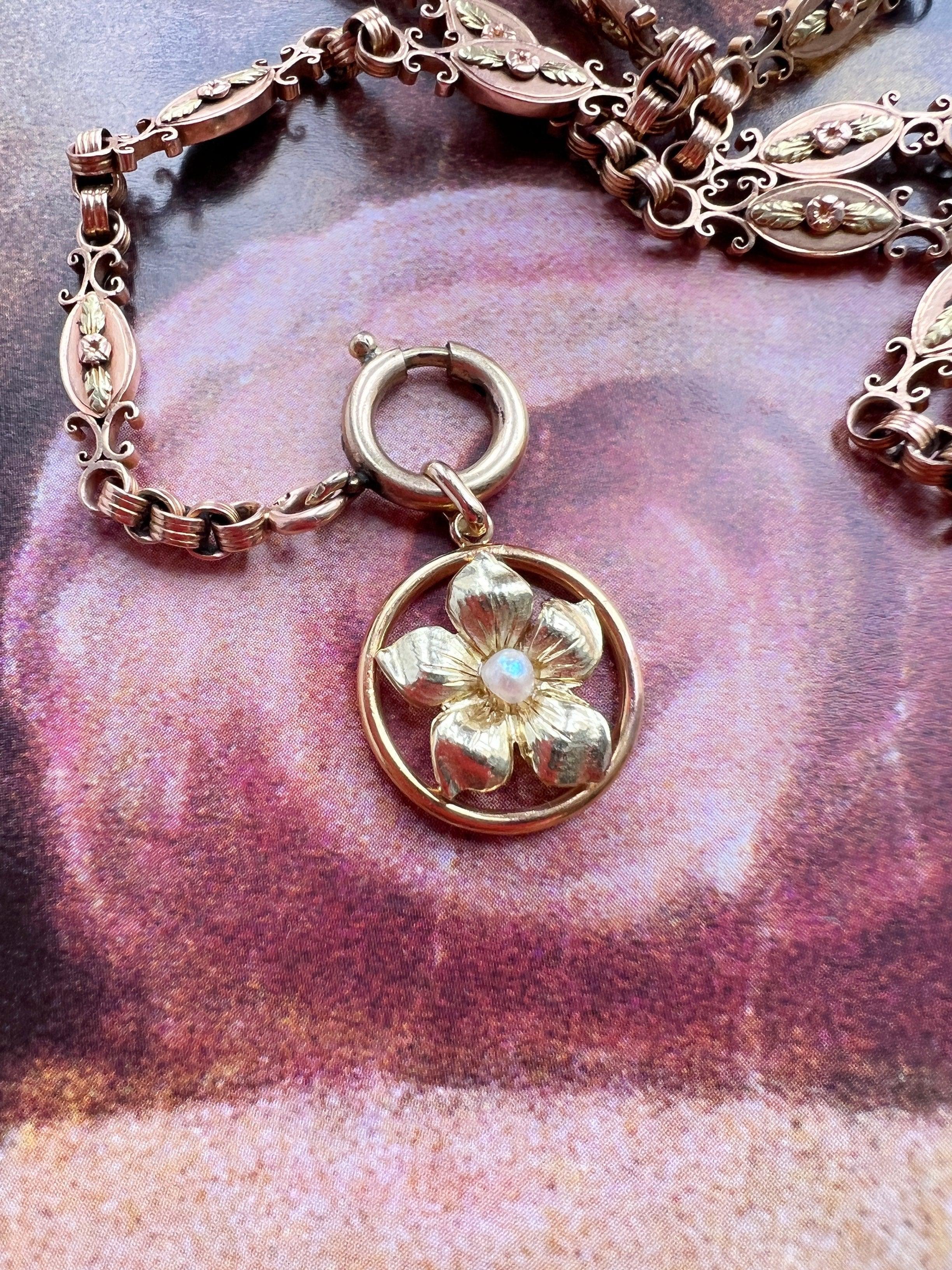 Very sweet mini French Art Nouveau 18K gold pearl pansy flower pendant - Curiously timeless