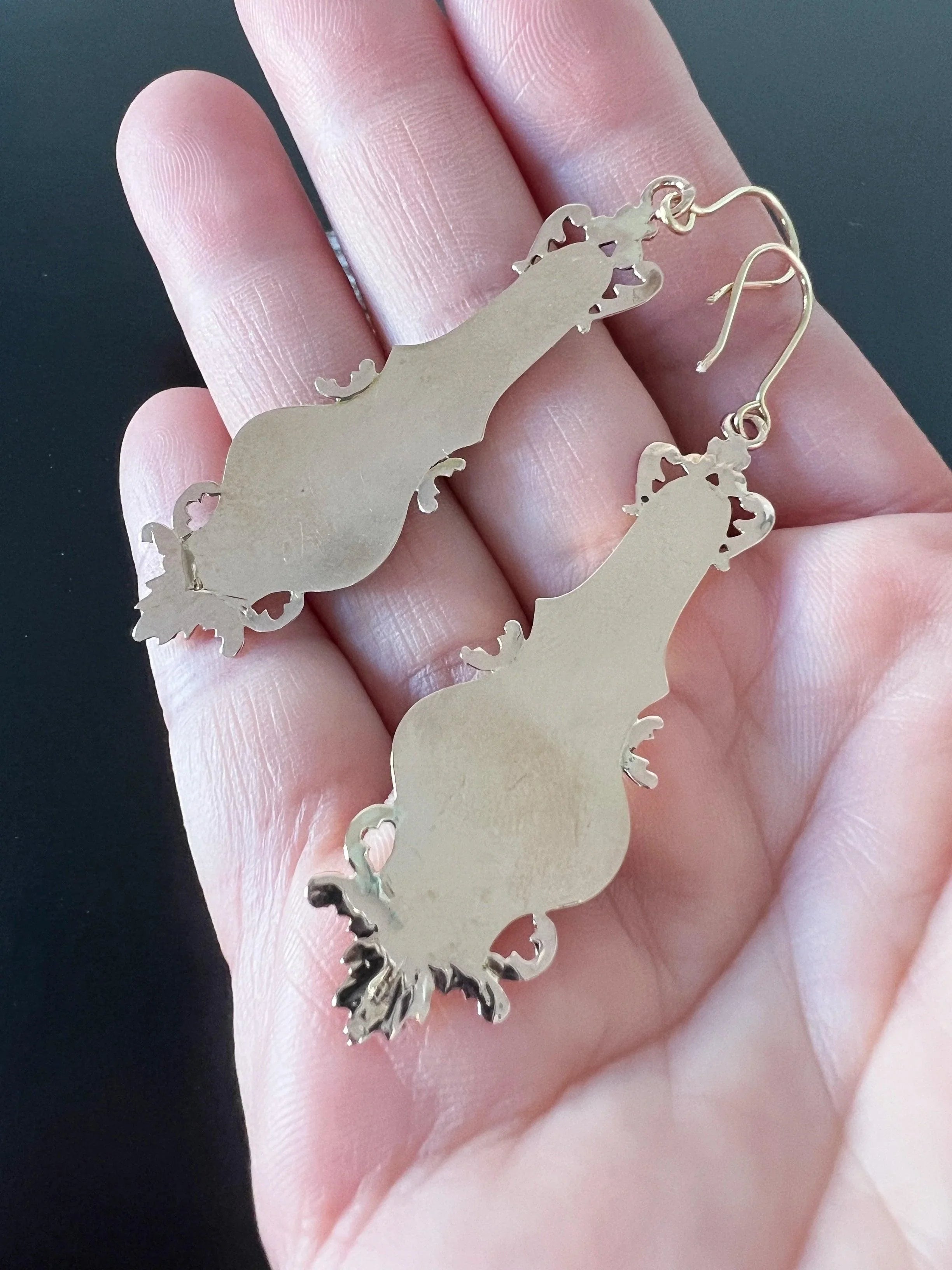 Victorian era 18K gold enamel flower drop earrings - Curiously timeless