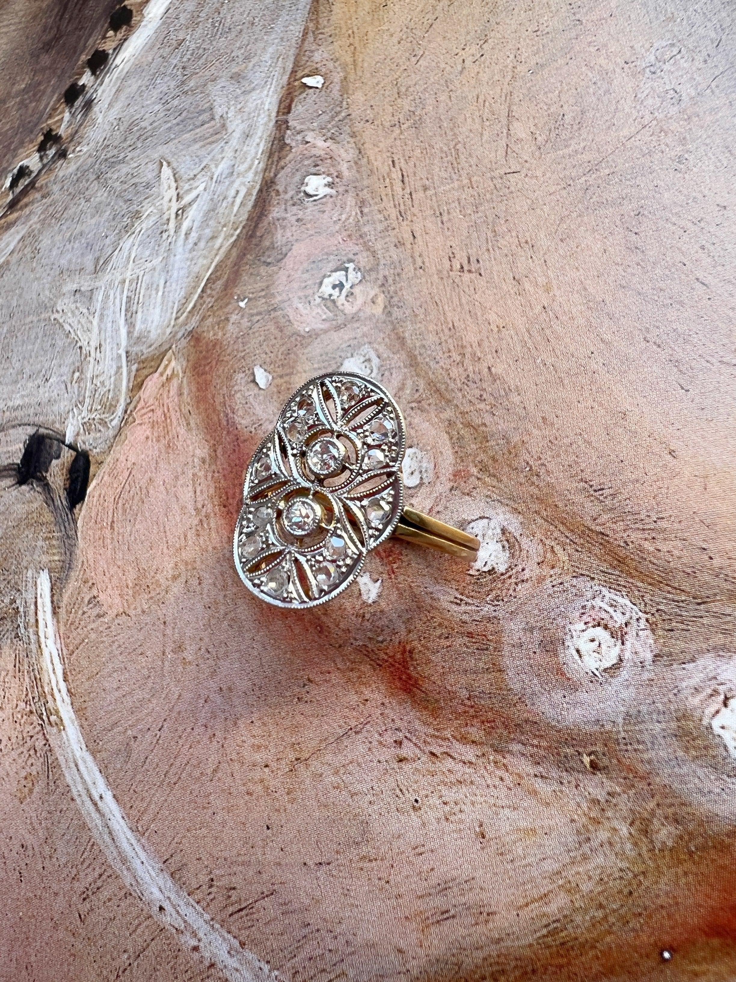 Beautiful Art Deco Diamond Lace filigree ring in 18k white & yellow gold - Curiously timeless