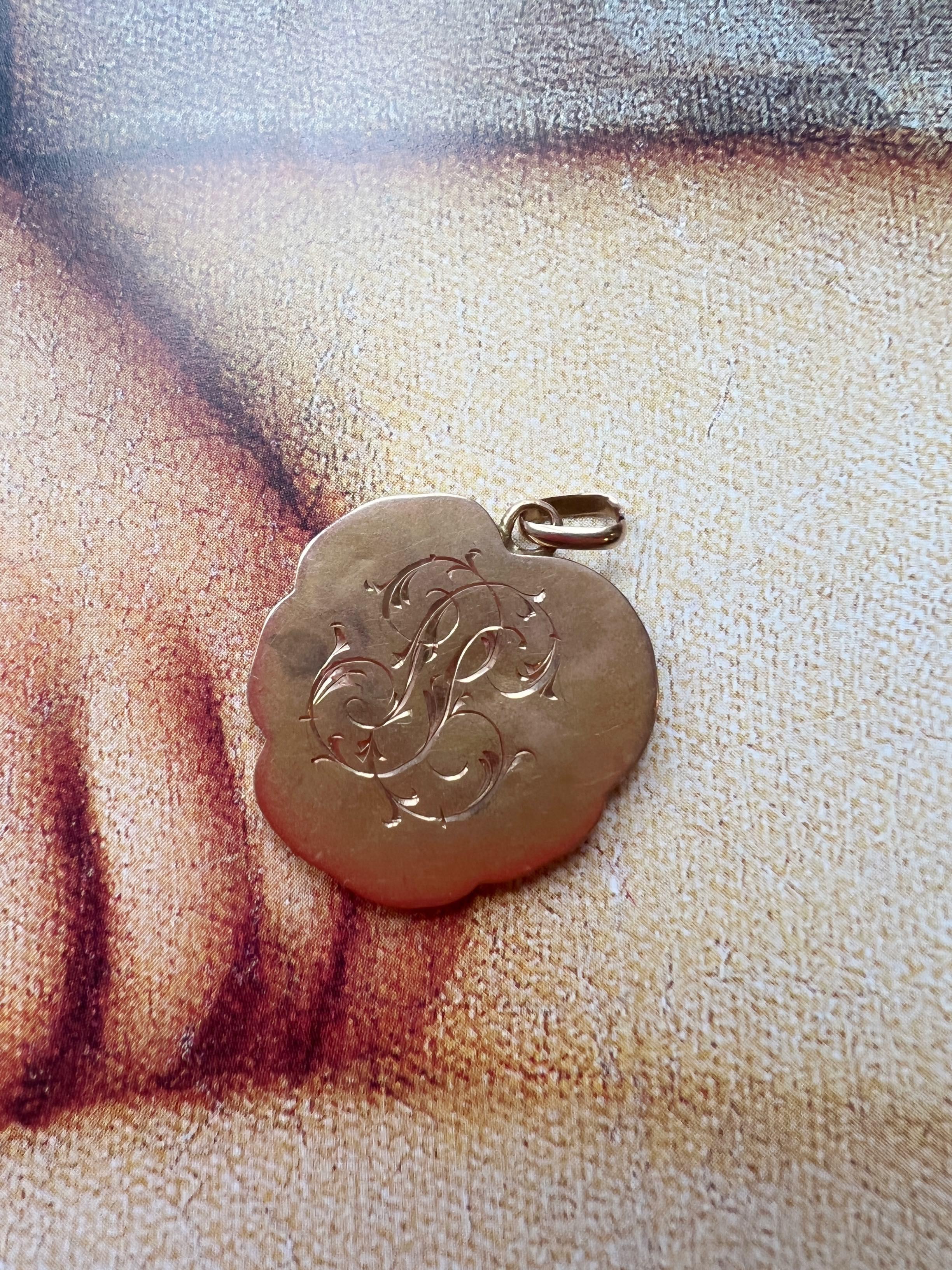 French Art Nouveau Pansy Lady 18K gold pendant - Curiously timeless