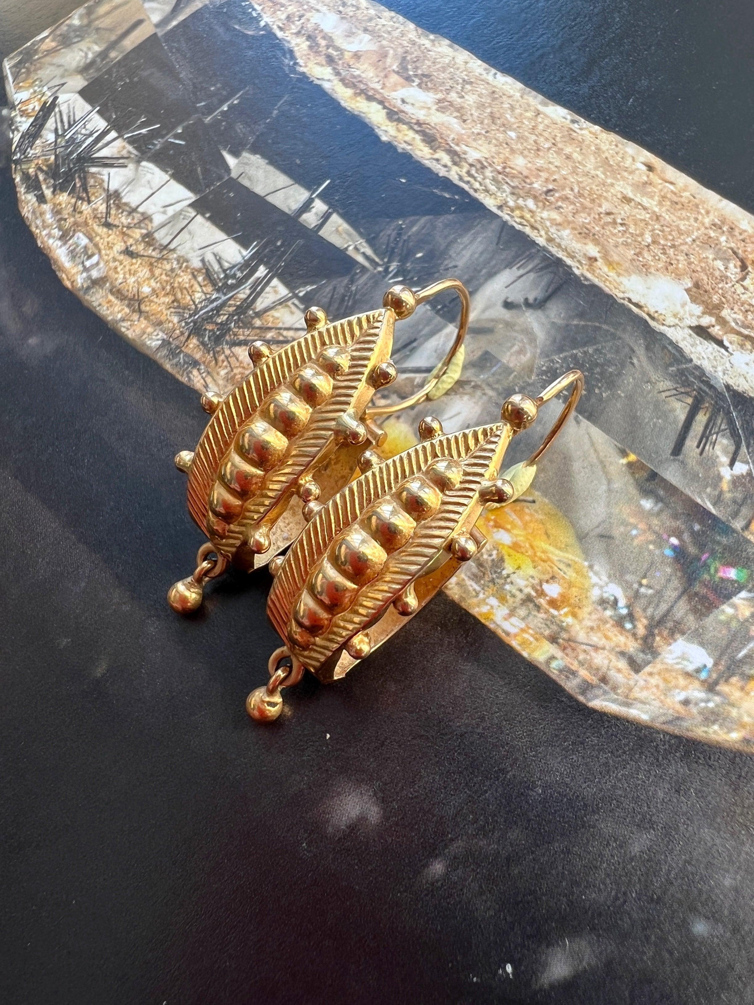 Rare Georgian 18K gold French Poissarde earrings - Curiously timeless