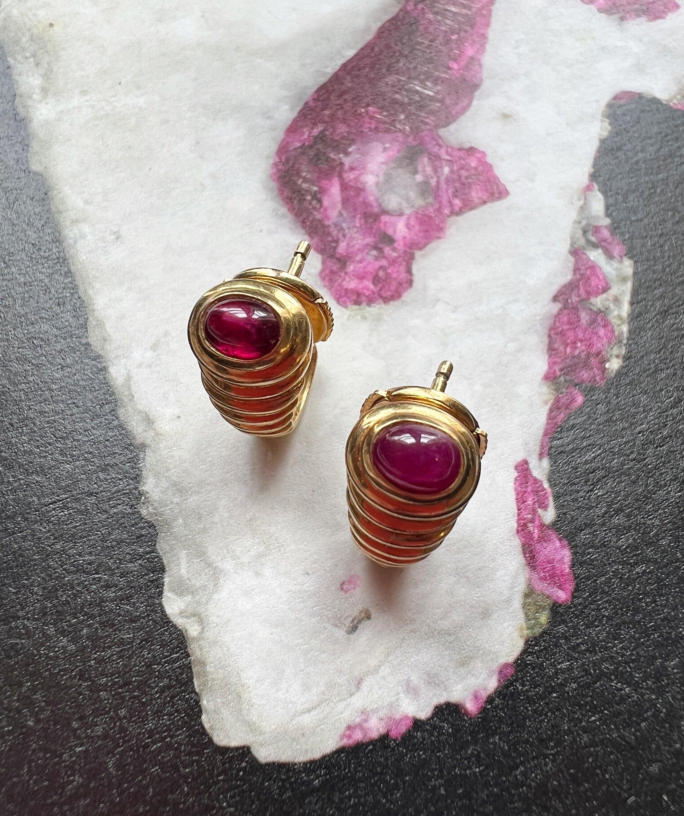 French Vintage 18K gold ruby snake tail earrings - Curiously timeless
