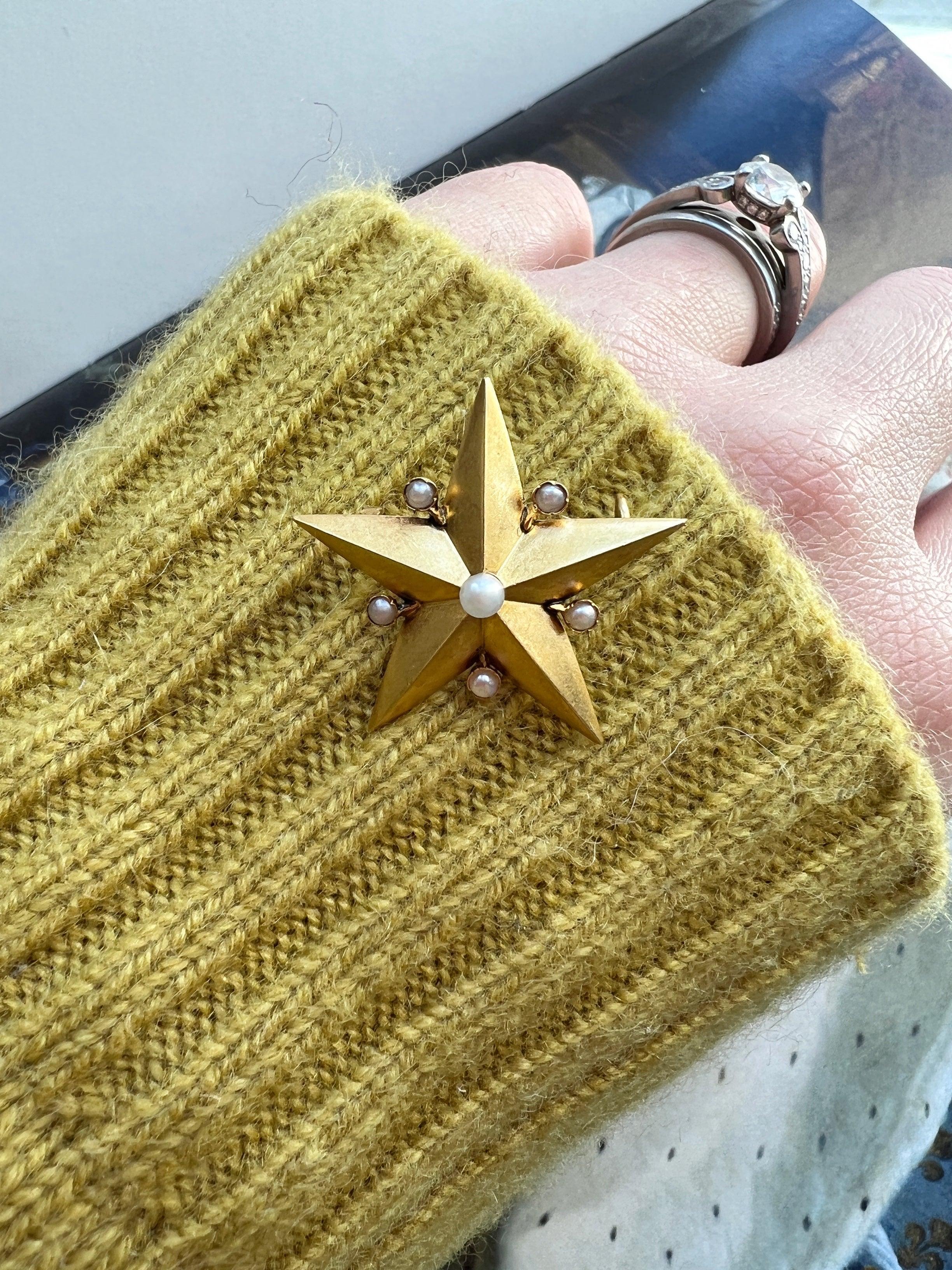 Victorian 18K gold Pearl Star Brooch - Curiously timeless