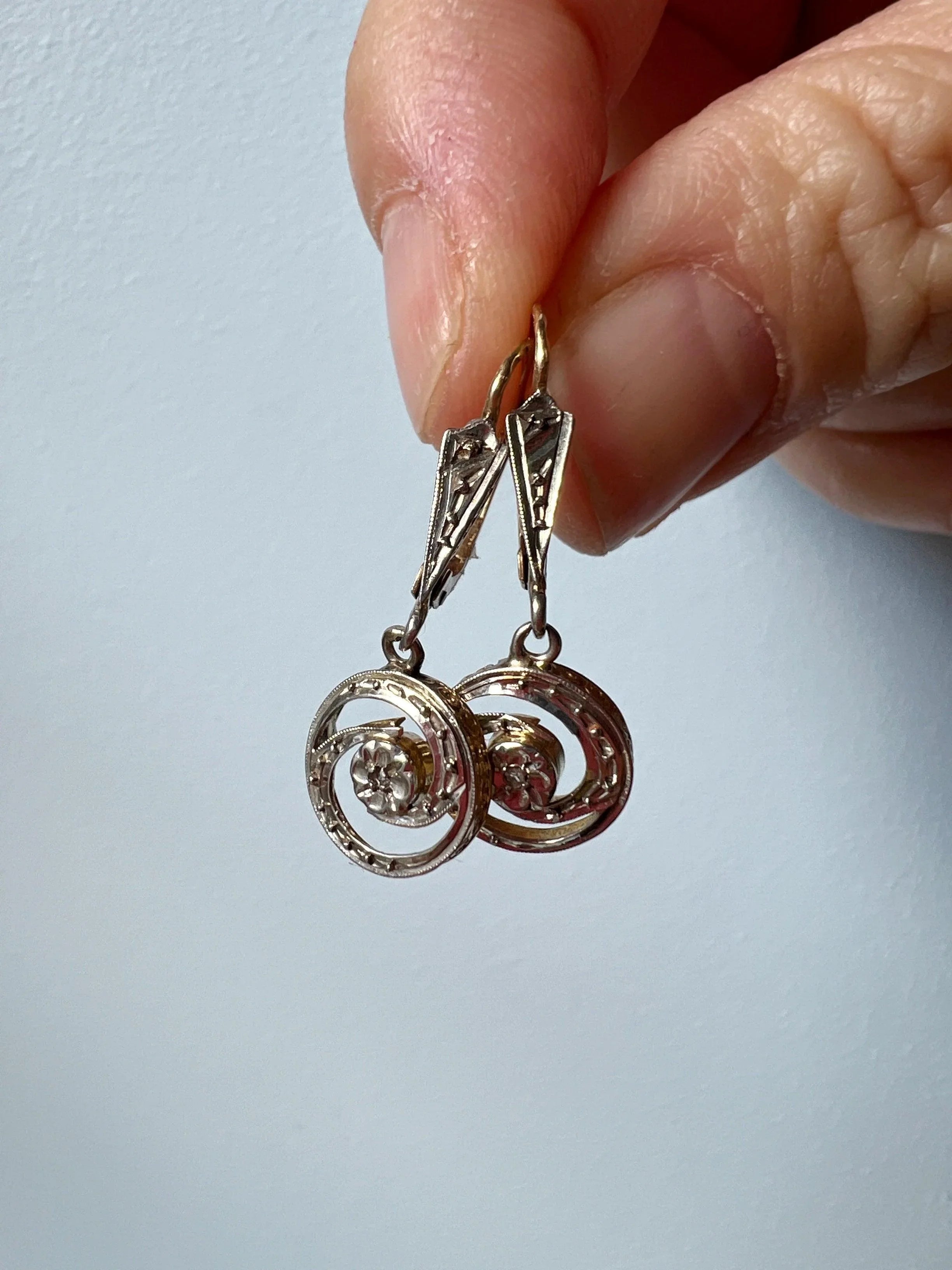 Edwardian 18K gold diamond drop sleeper earrings - Curiously timeless