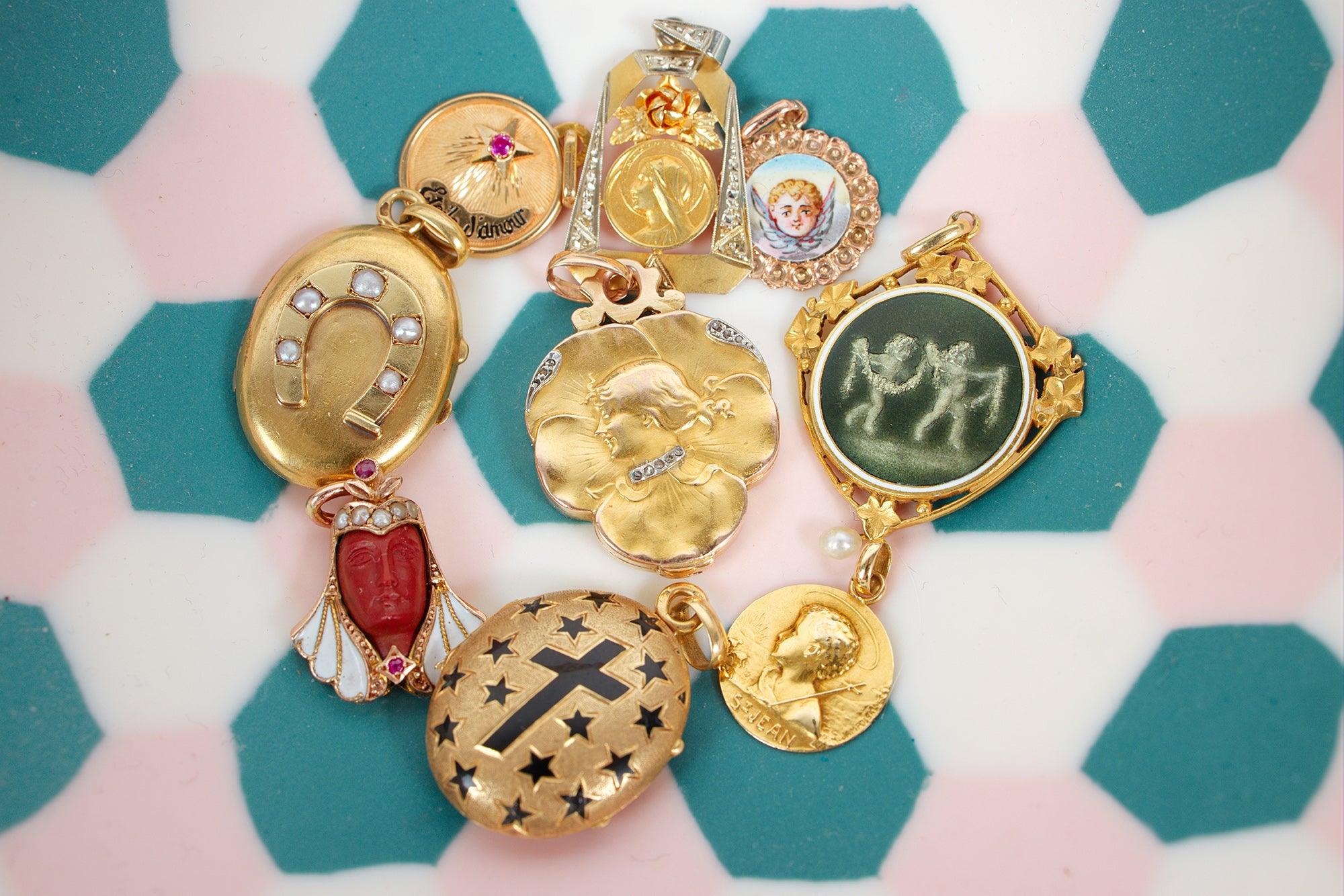 Necklaces / Pendants