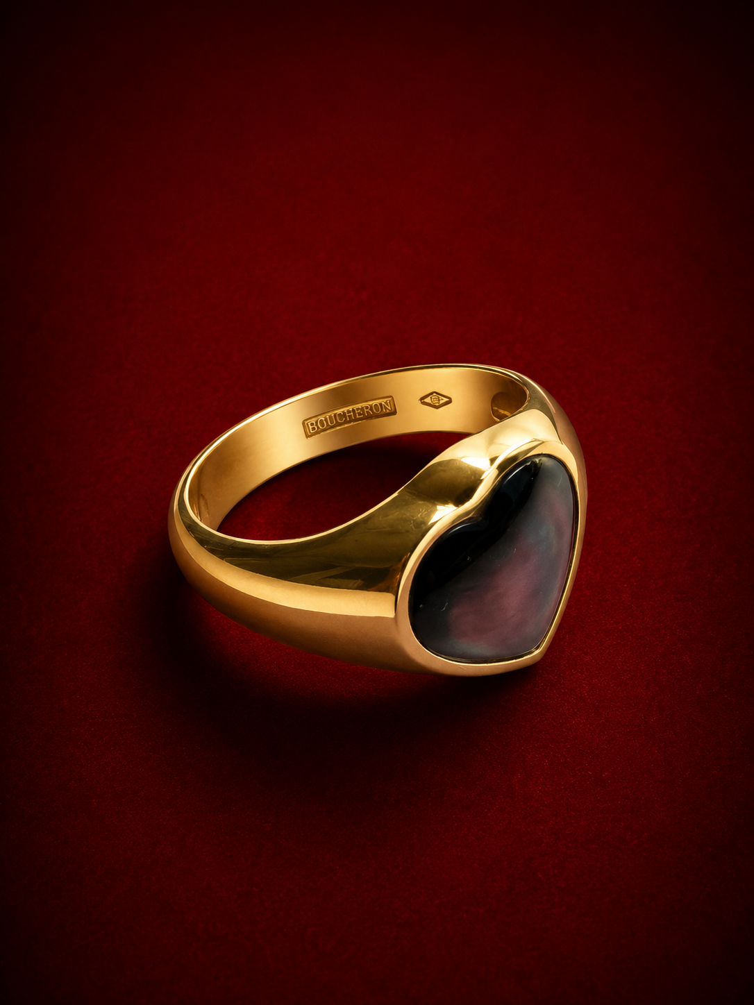 Vintage Boucheron 18K yellow gold heart signet ring