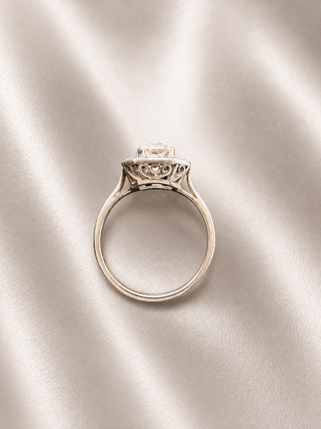 French Art Deco 18K gold 1.2ct old mine cut diamond Ring