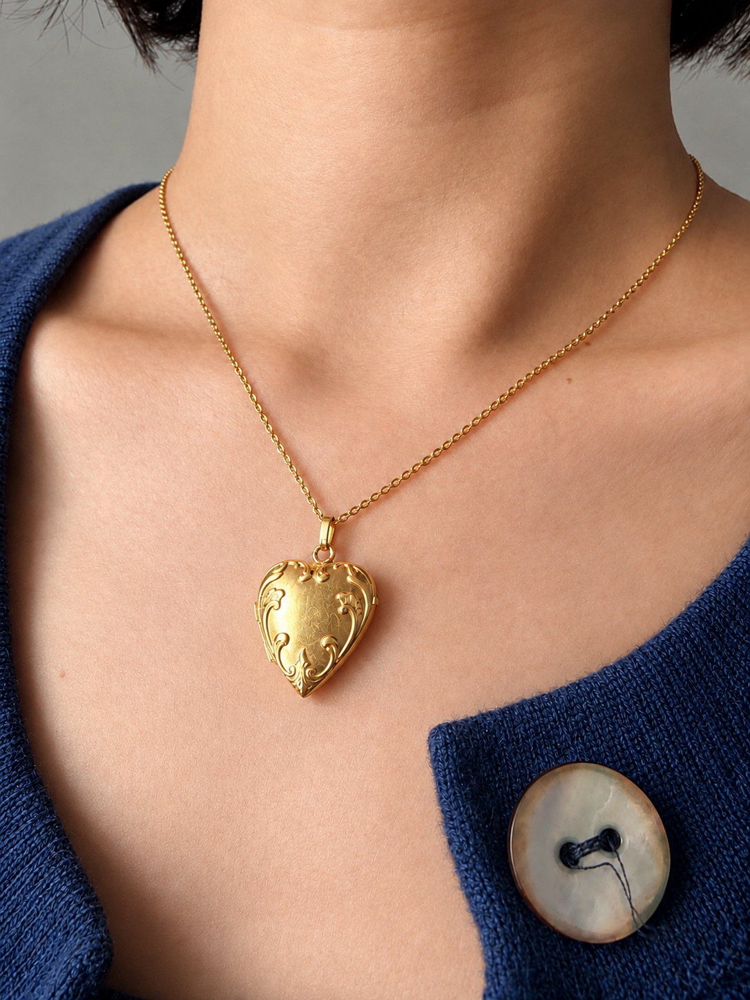 Antique Victorian French 18K Gold heart locket pendant