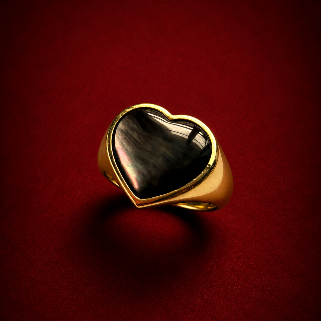 Boucheron signed 18K yellow gold heart signet ring