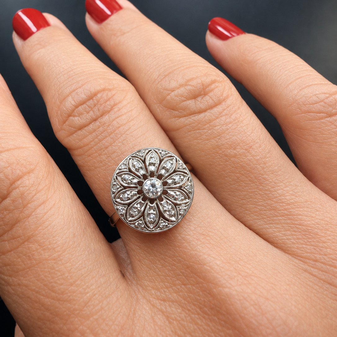 Edwardian 18K gold platinum daisy flower diamond ring