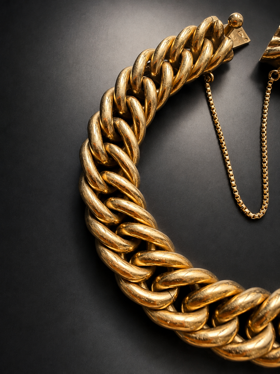 Antique 18K yellow gold curb link bracelet