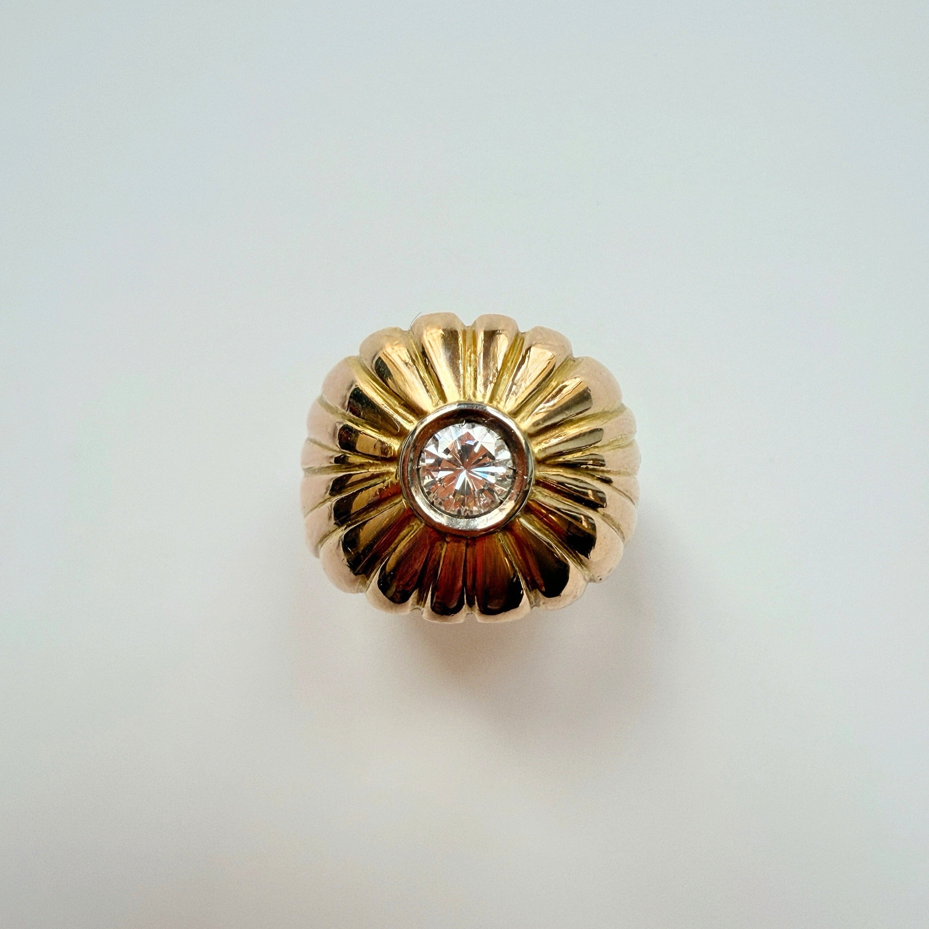 Vintage Retro Mid-Century 18K Gold Diamond Daisy Ring