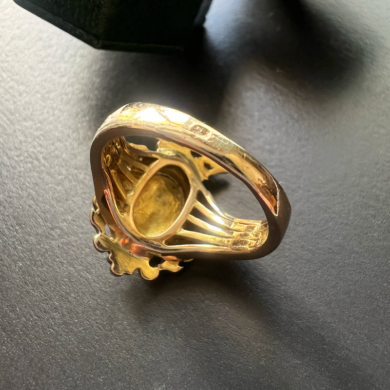 Antique 18K Gold Ring with Sculptured Coat of Arms