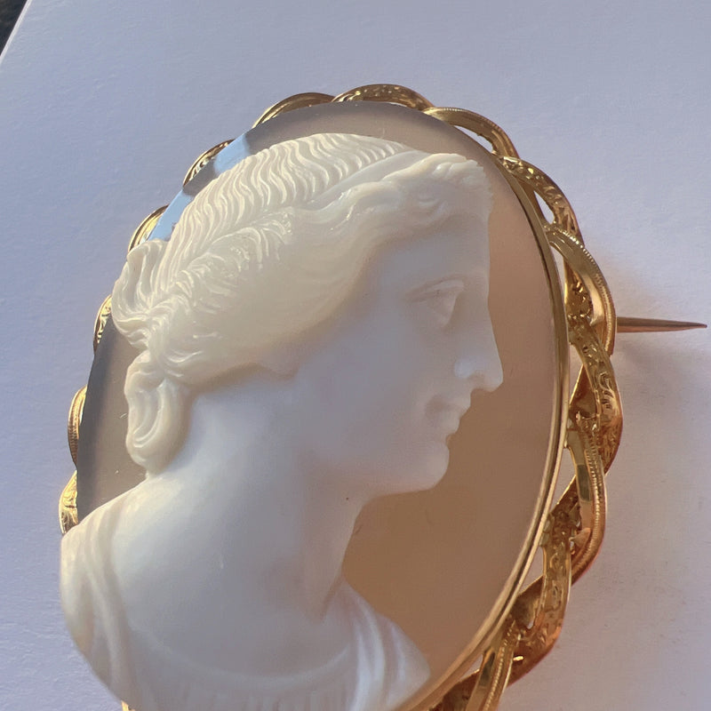 Victorian 18K Gold Agate Cameo Brooch