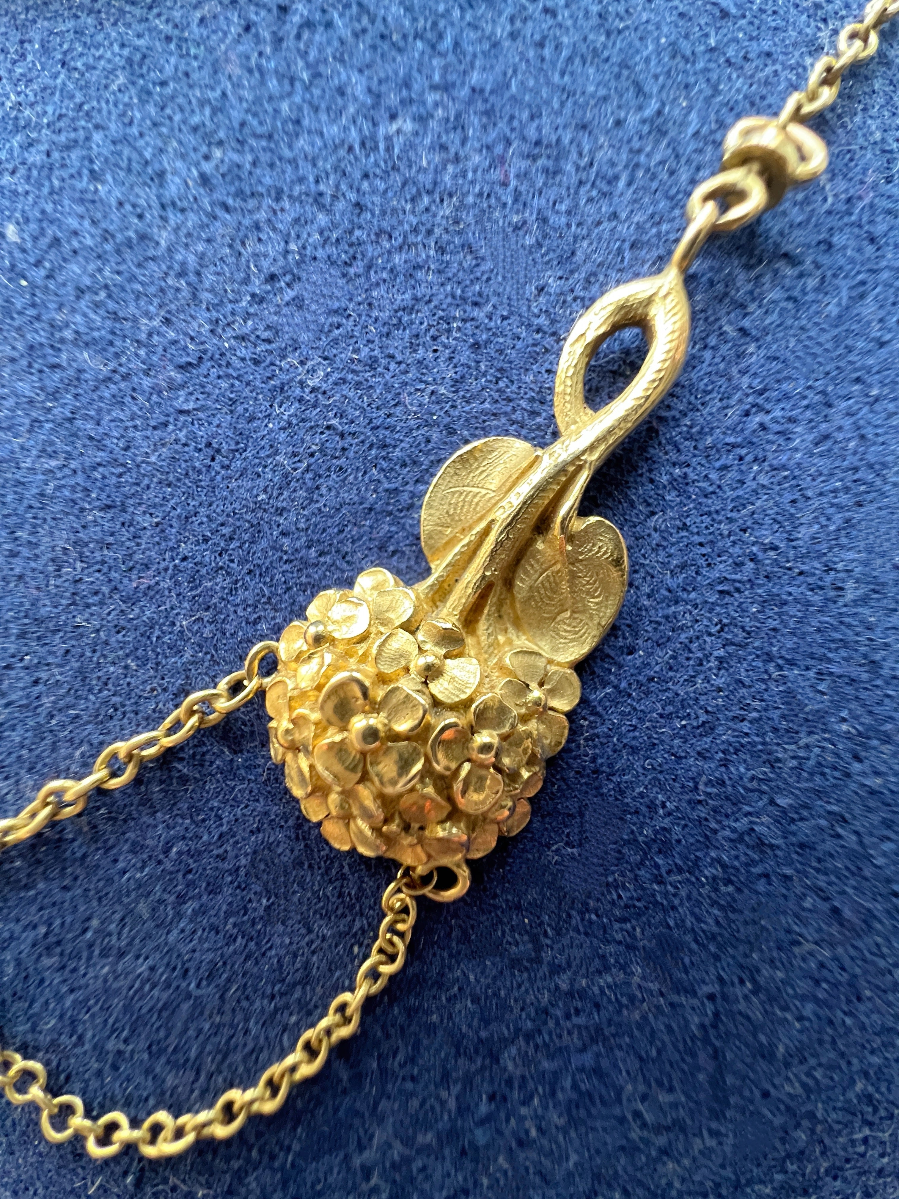 French Art Nouveau 18K gold Hydrangea flower necklace