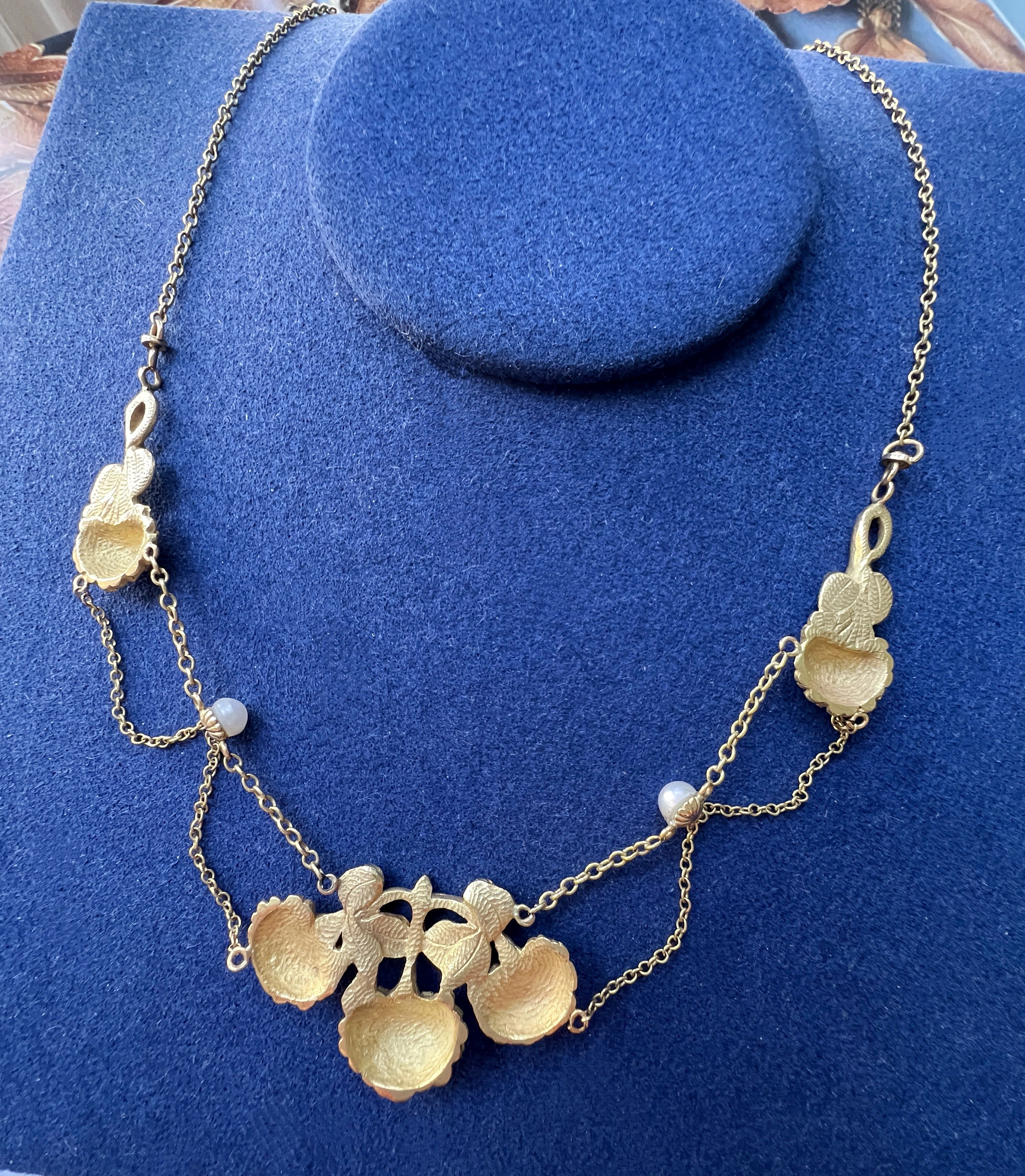 French Art Nouveau 18K gold Hydrangea flower necklace