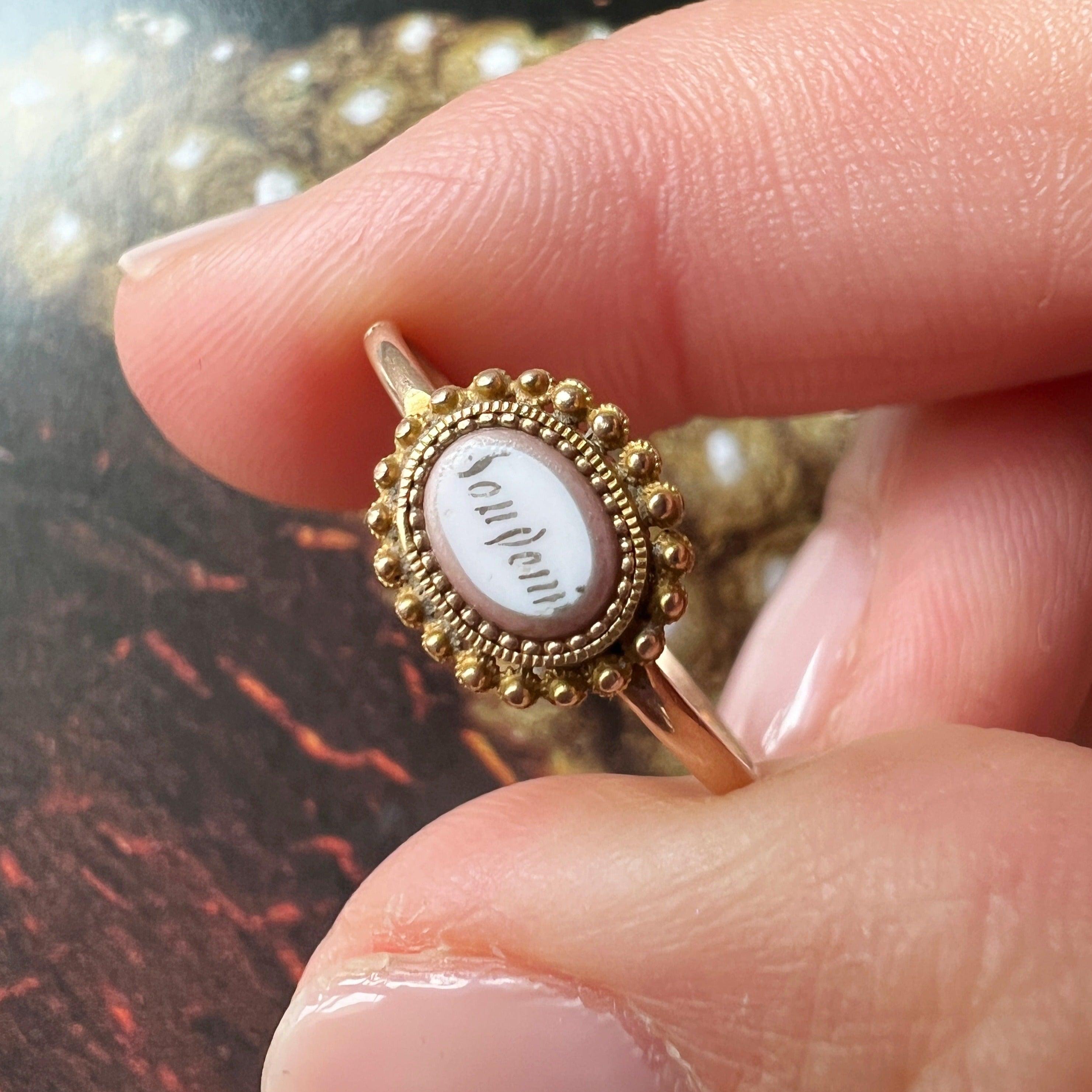 Rare Georgian era 18K gold white enamel “Souvenir” ring - Curiously timeless