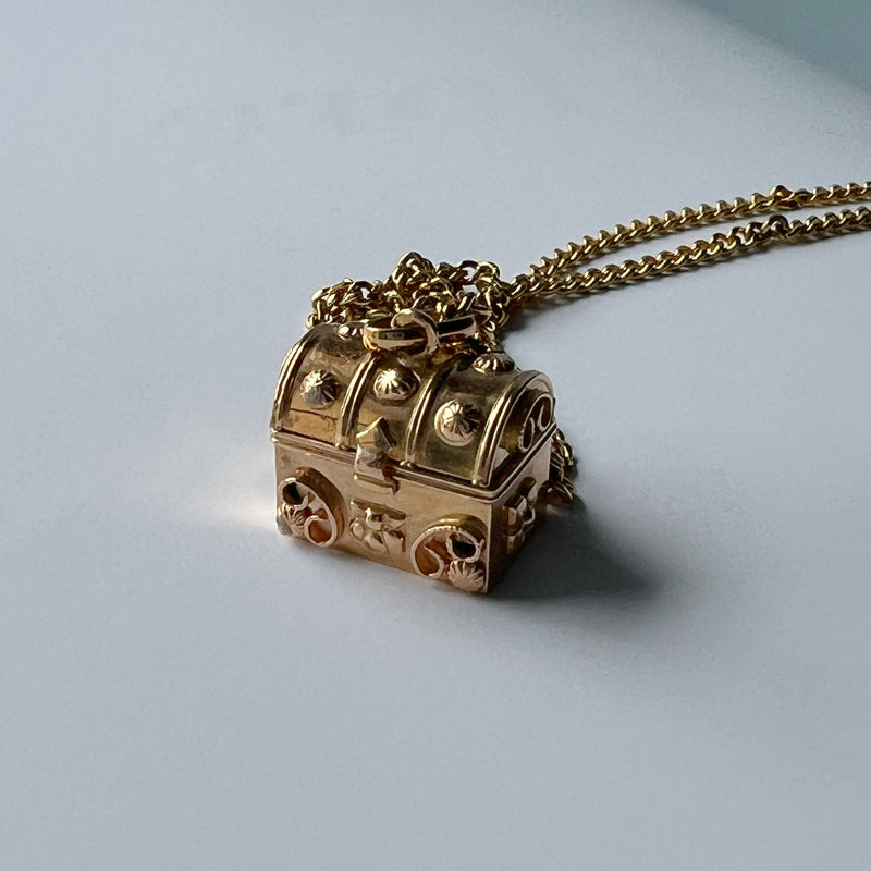 French antique 18K gold treasure box charm pendant