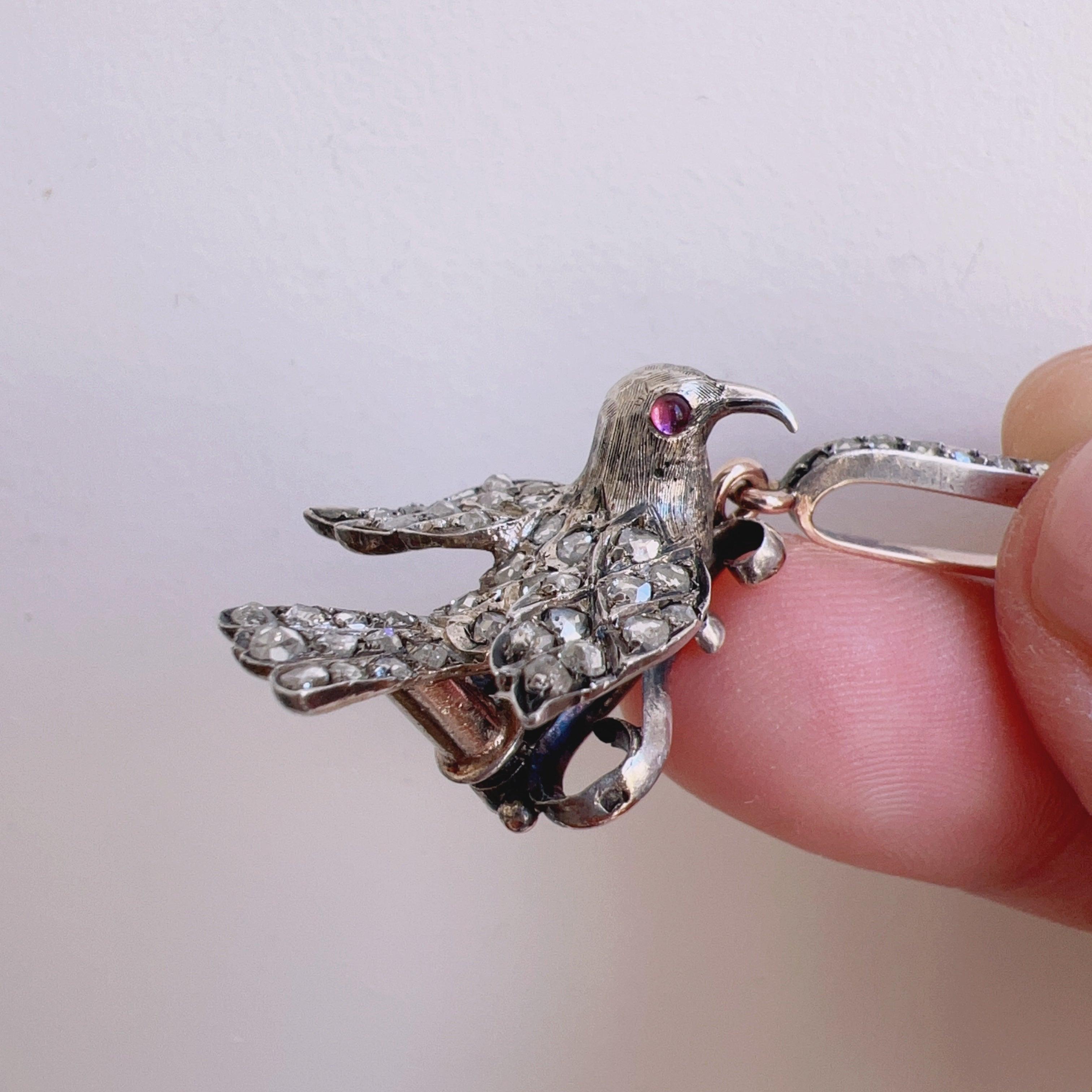 Victorian era 18K gold trembling diamond bird pendant - Curiously timeless