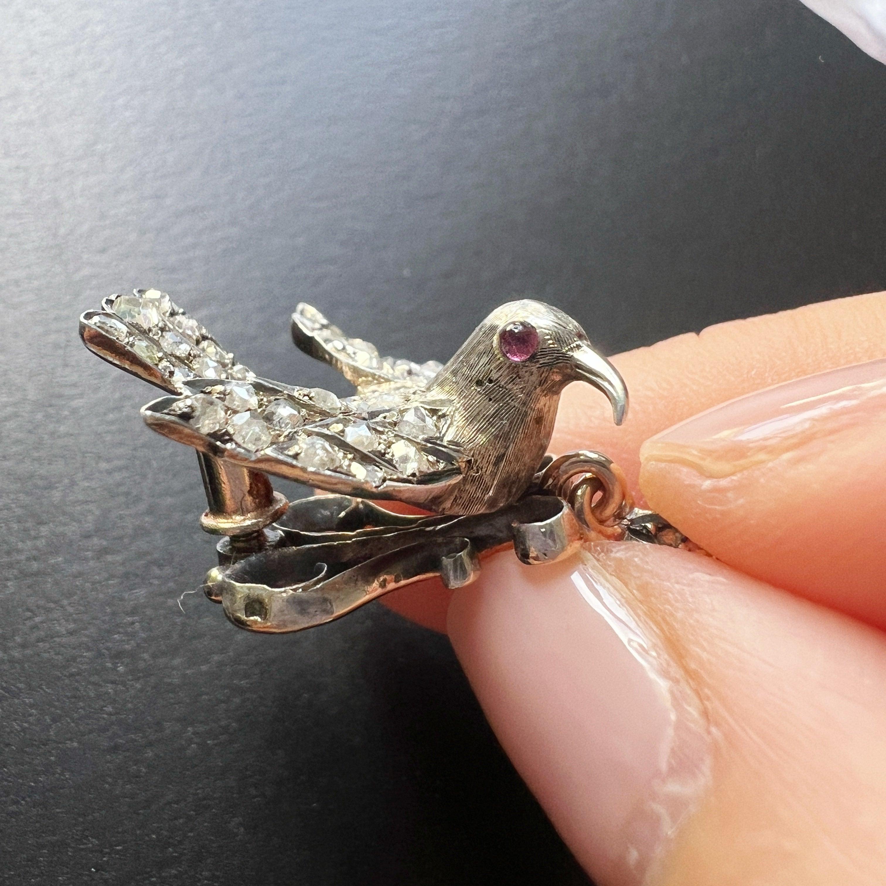 Victorian era 18K gold trembling diamond bird pendant - Curiously timeless