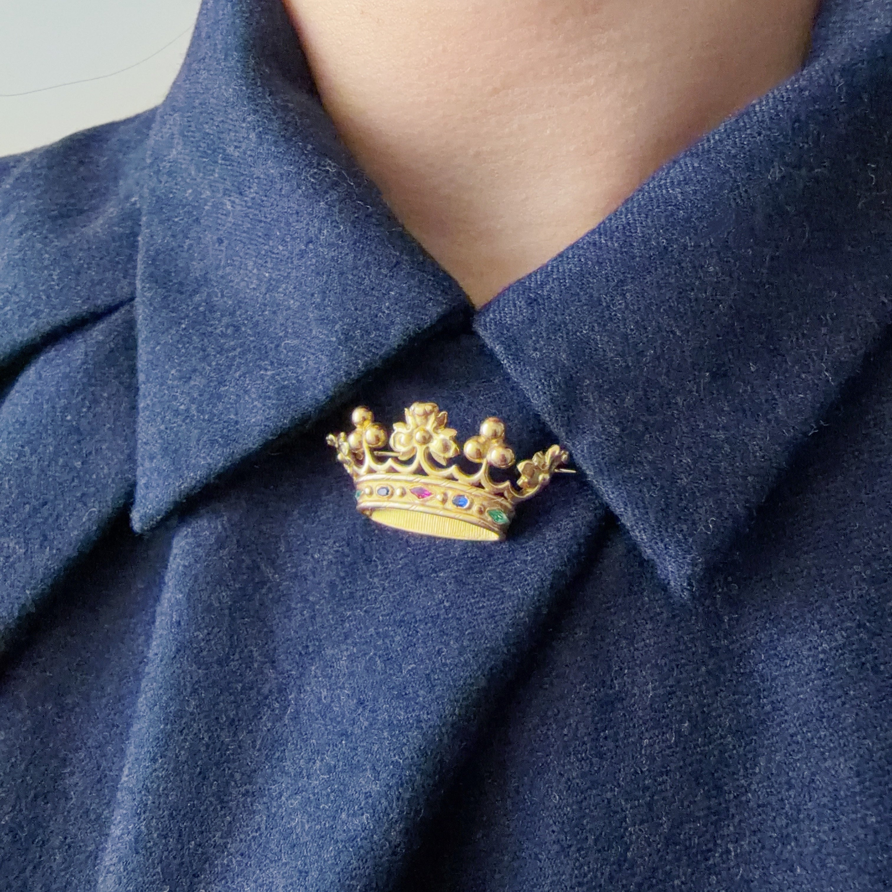 French work Victorian era 18K gold marquise crown brooch